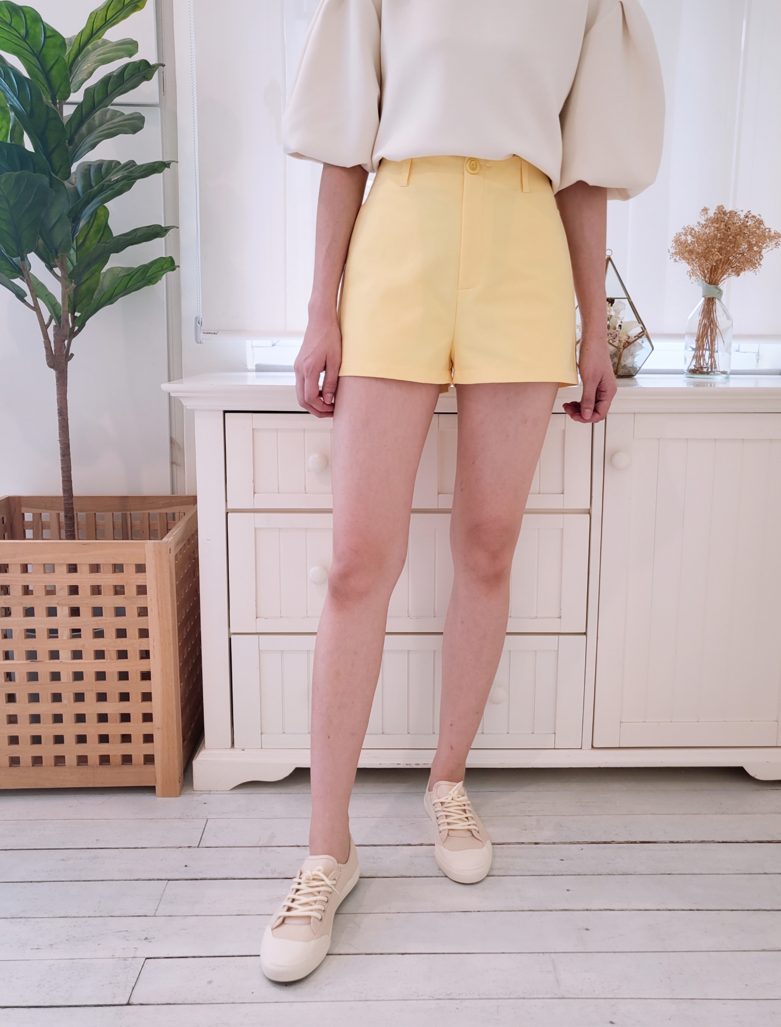 CLASSIC SOLID SHORTS