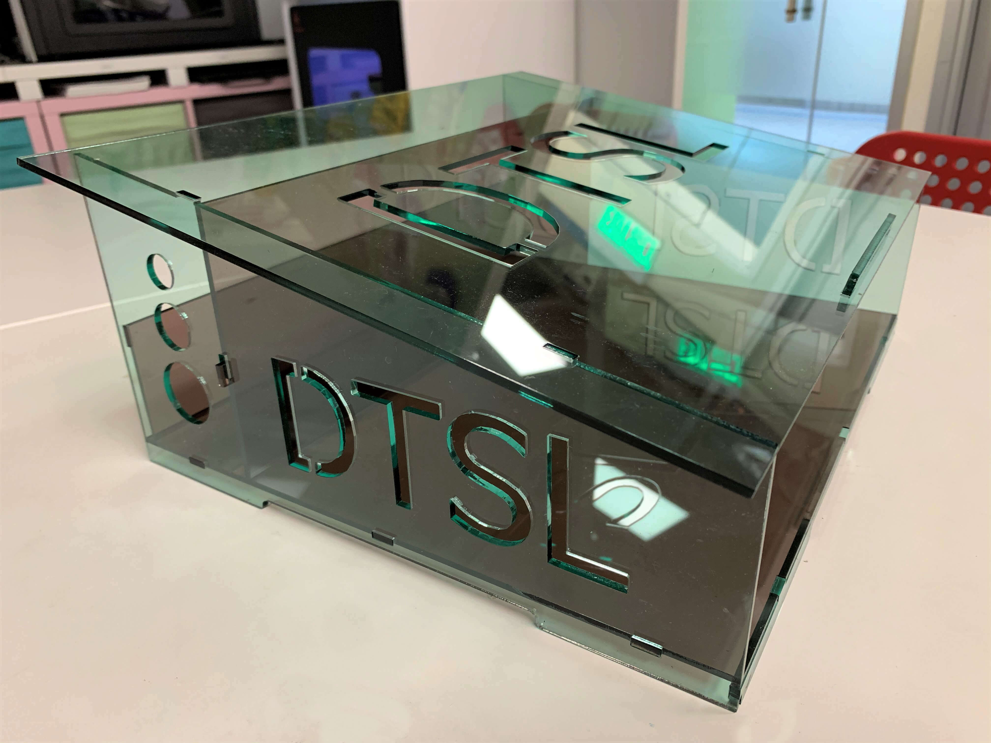 DTSL自家設計手提電腦架