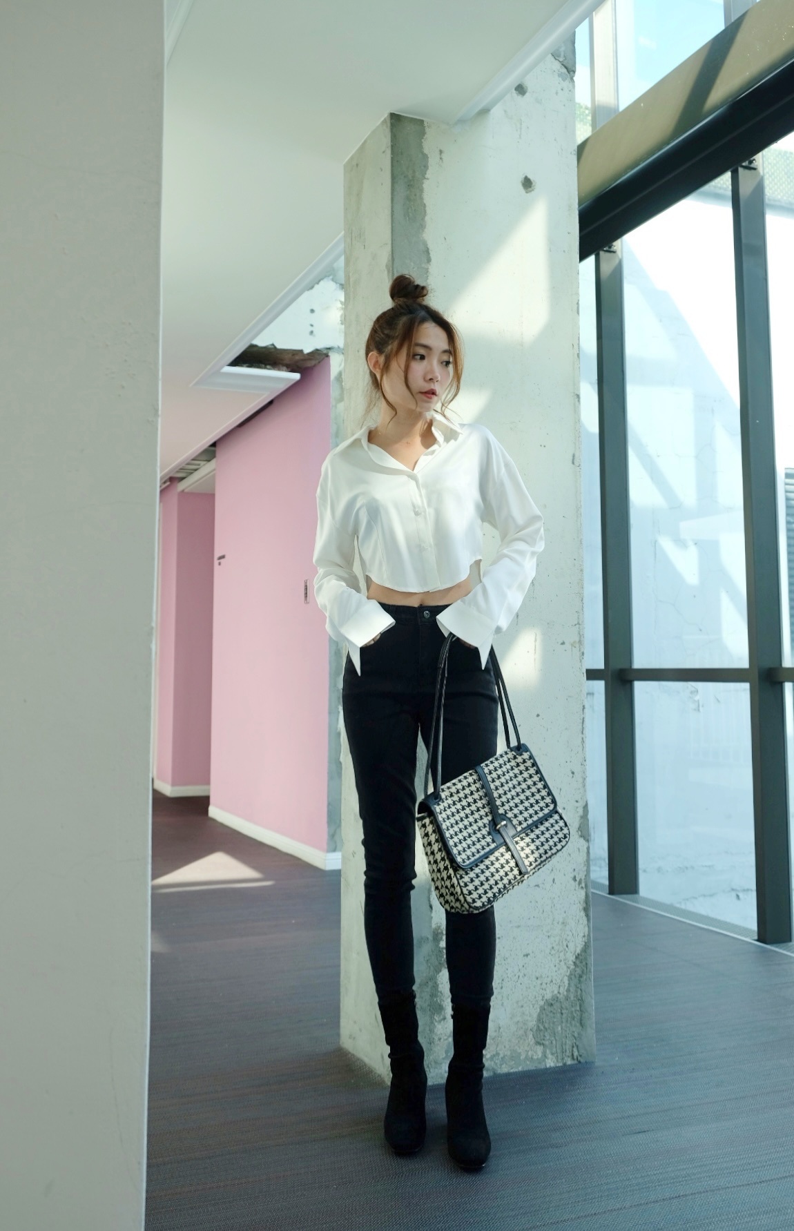 設計師微辣小性感光澤短版襯衫