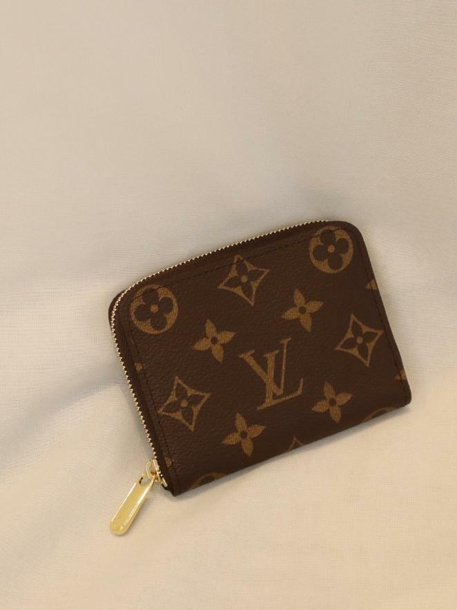 Louis Vuitton Monogram Pochette Cles Wallet Coin Purse Pouch w/ dust bag | Purse  pouch, Louis vuitton monogram, Coin purse