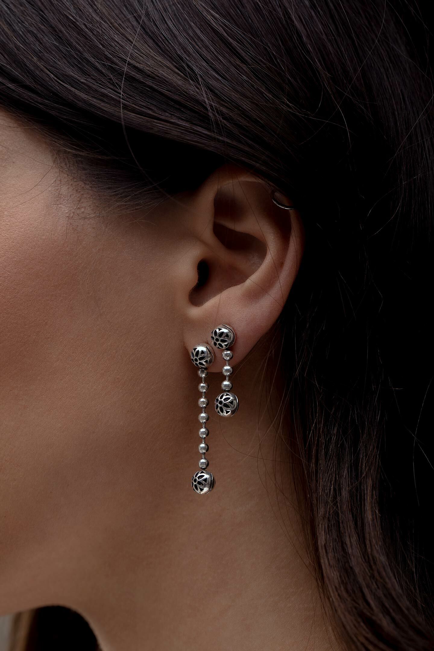 BALL CHAIN EARRING, ROSETTE