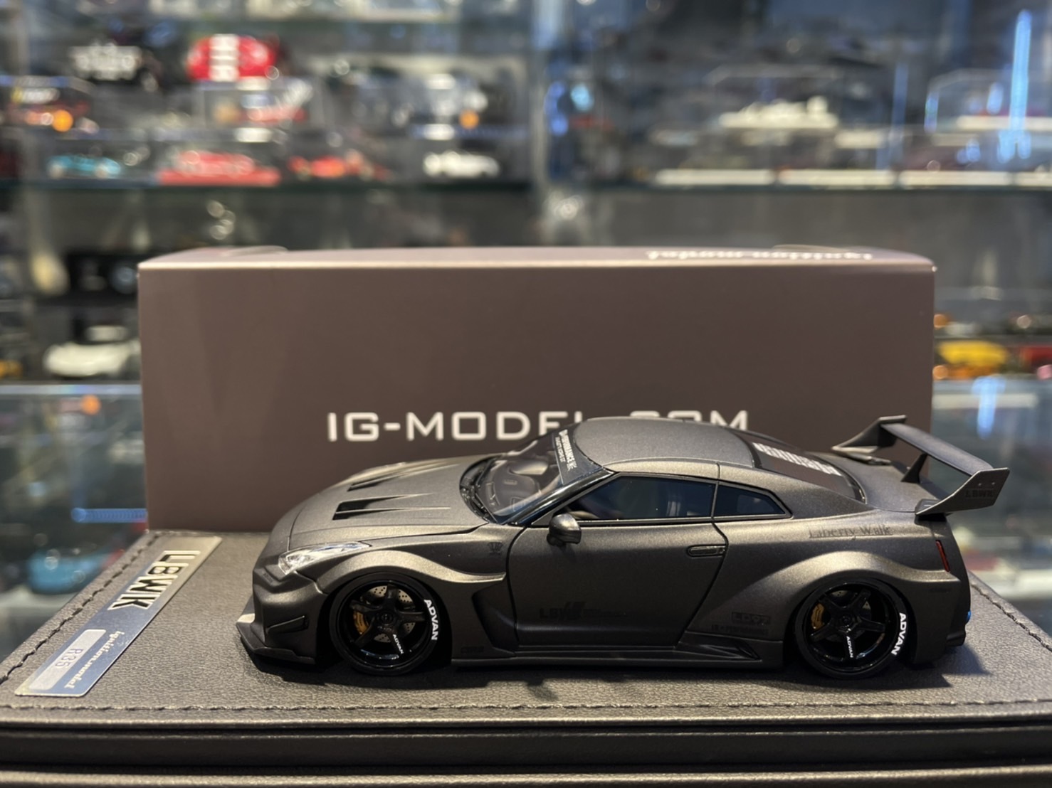 Ignition IG2542 LB-Silhouette WORKS GT 35GT-RR 1/43