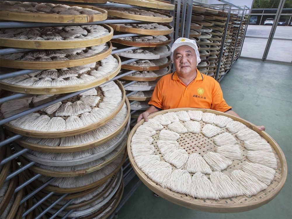 【關廟麵王傳奇：他如何讓家樂福、愛買找上門，做到台灣前3大】| 今周刊