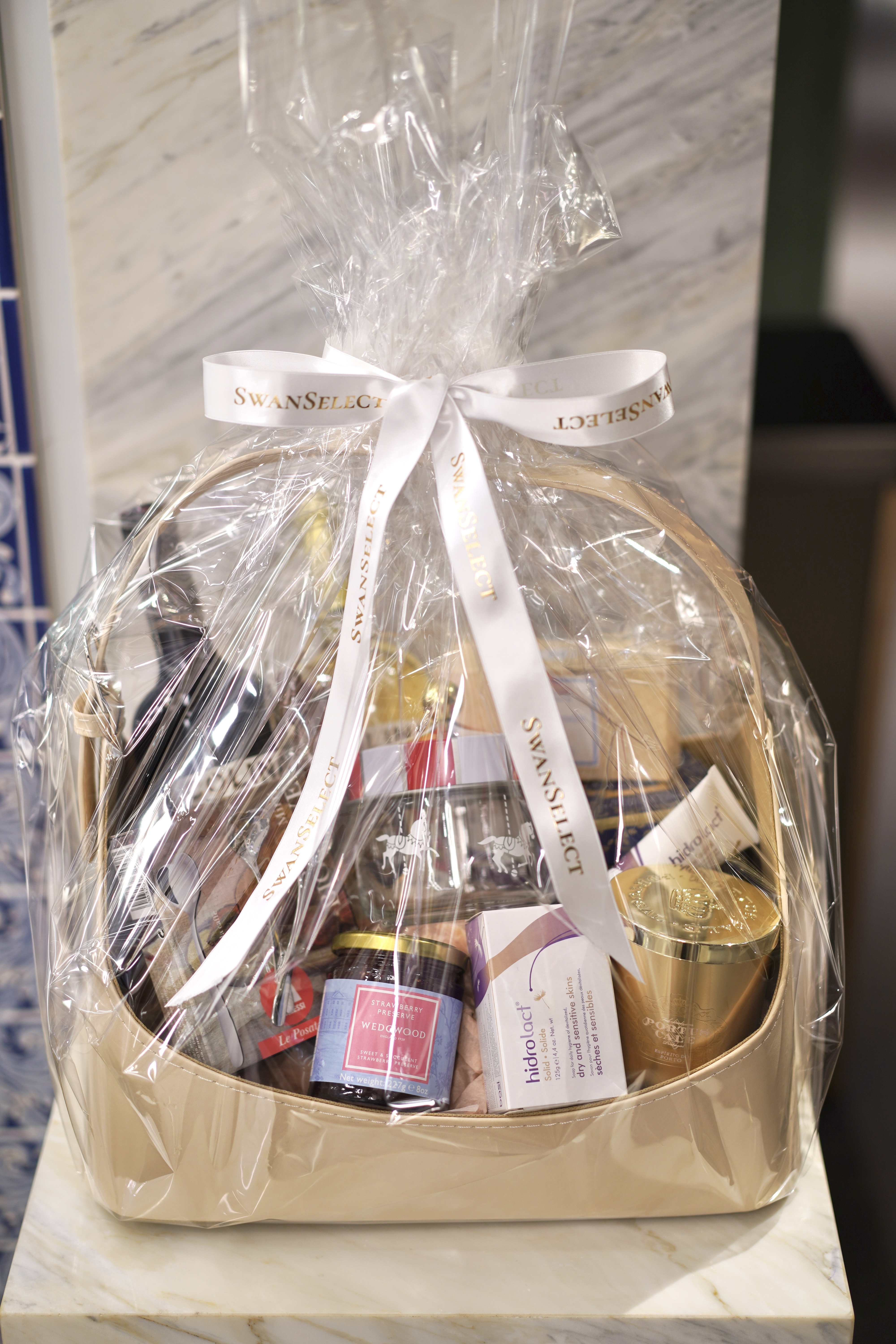 SwanSelect New Year Hamper 2022 (C)