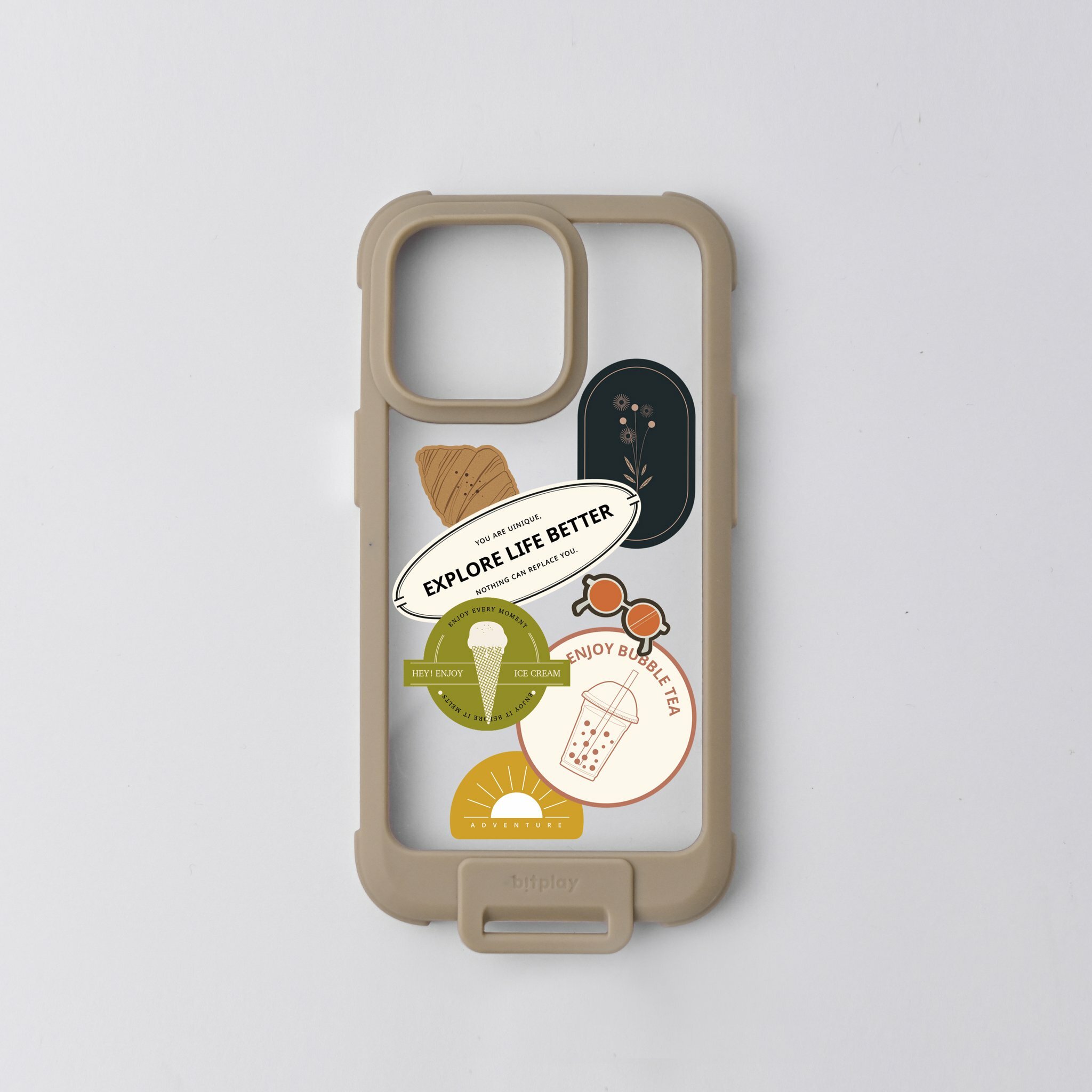 【 bitplay | Wander Case 隨行殼 iPhone 13 系列 (附贈貼紙 都會款) - 奶茶 】