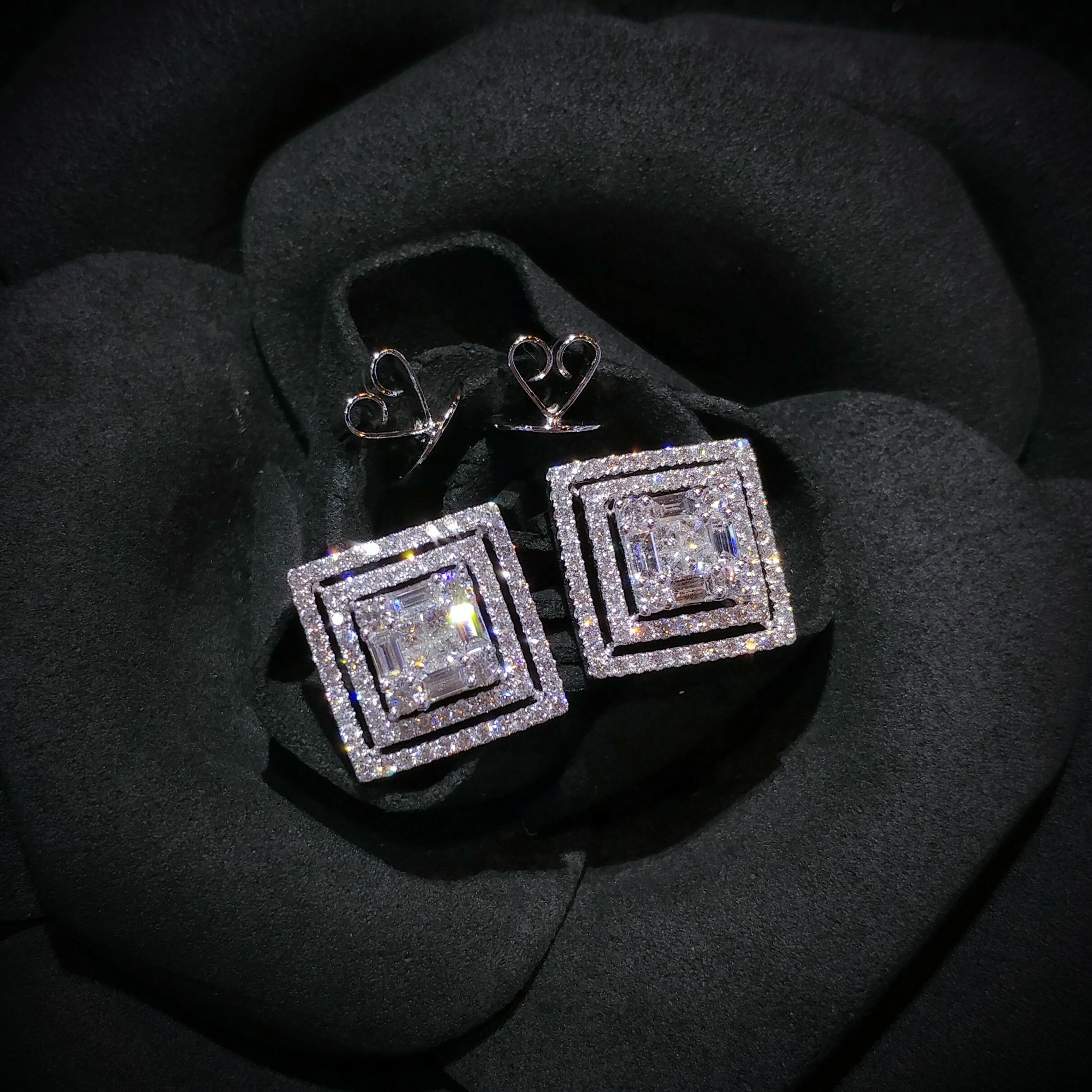 18K White Gold 1.81ct Diamond Earrings