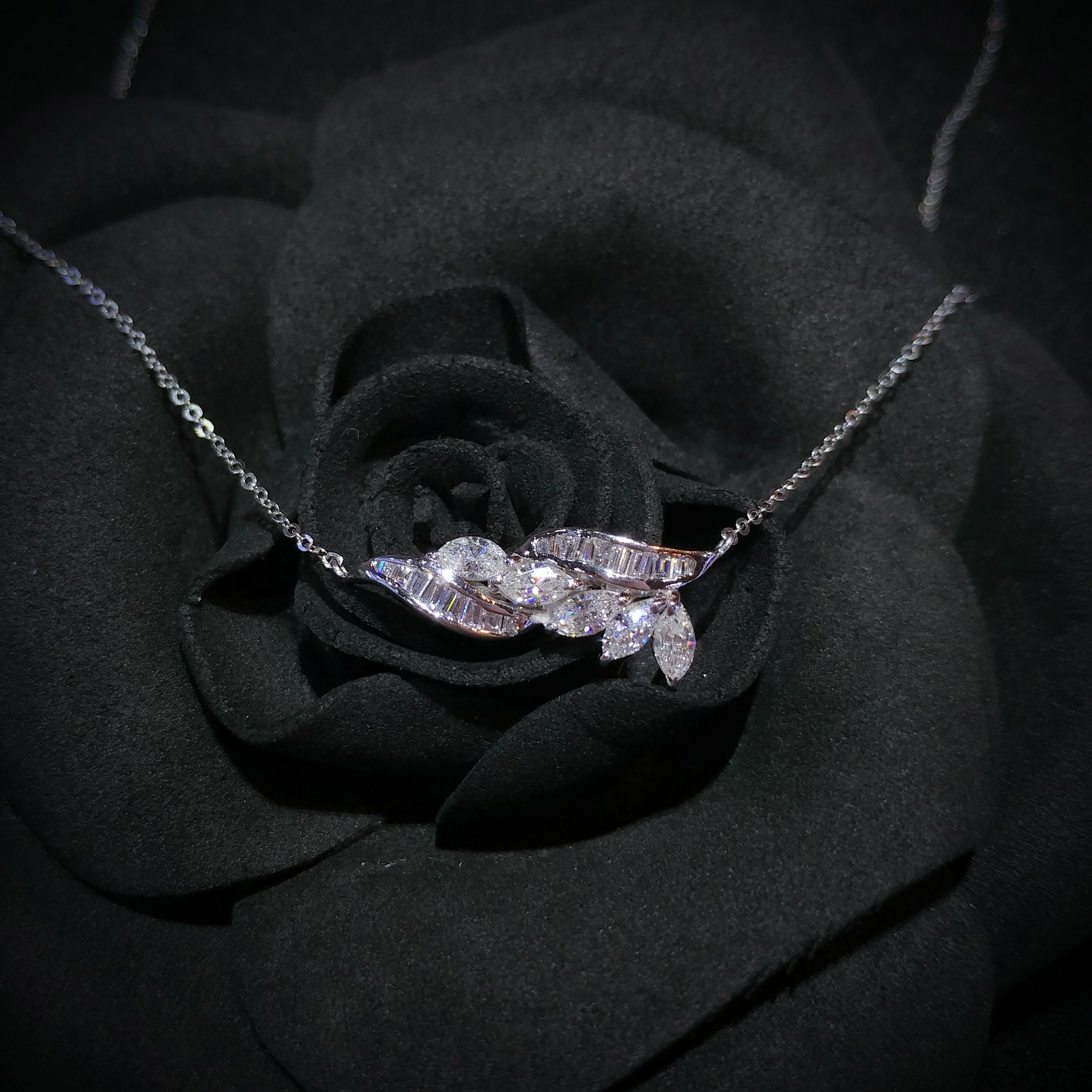 18K White Gold 0.68ct Diamond Necklace