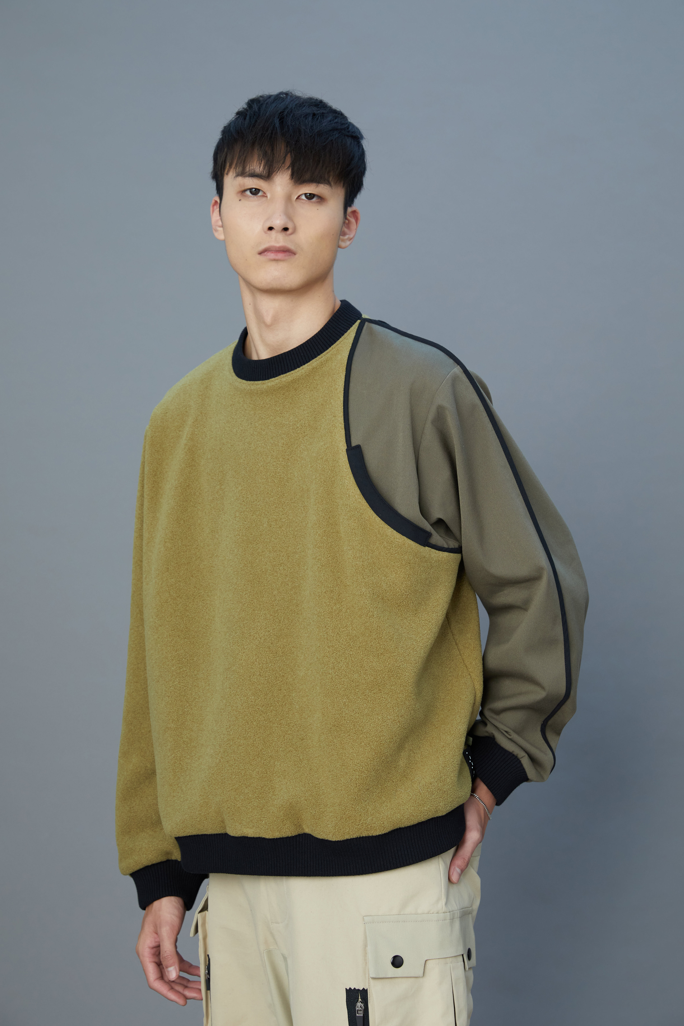 牡蠣絨拼接上衣 - 霧綠