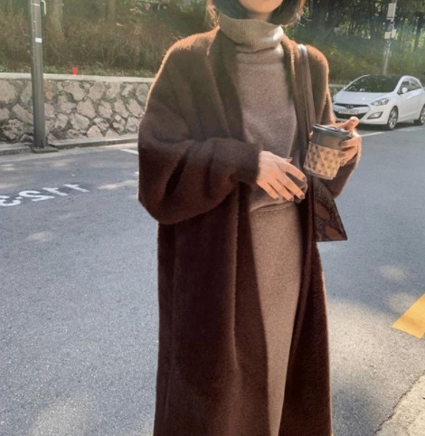 ᴷᴼᴿᴱᴬ 🇰🇷 <現貨>韓國水貂絨針織長版外套 (三色)