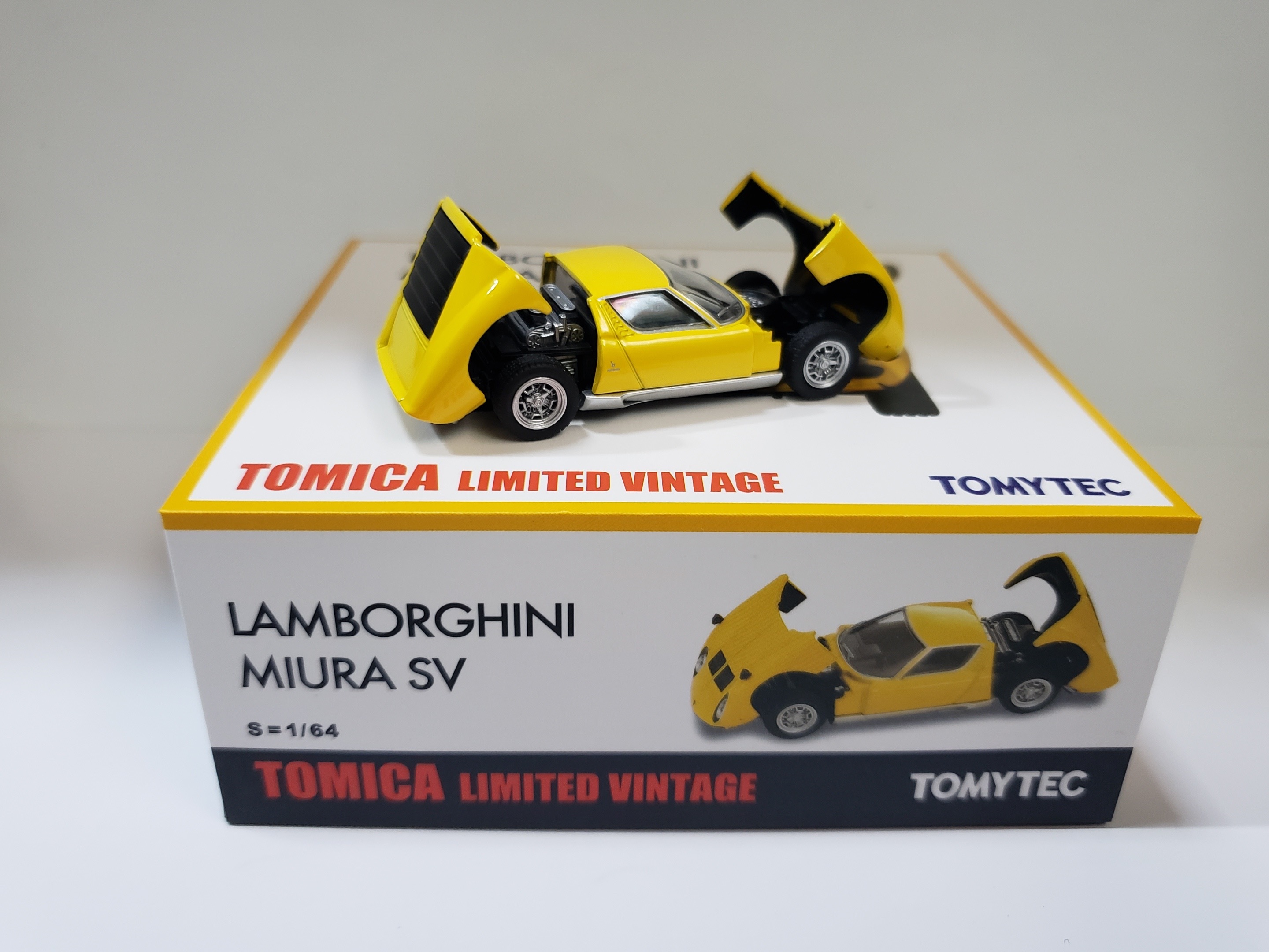 Tomytec Tomica Limited Vintage 1/64 Lamborghini Miura S