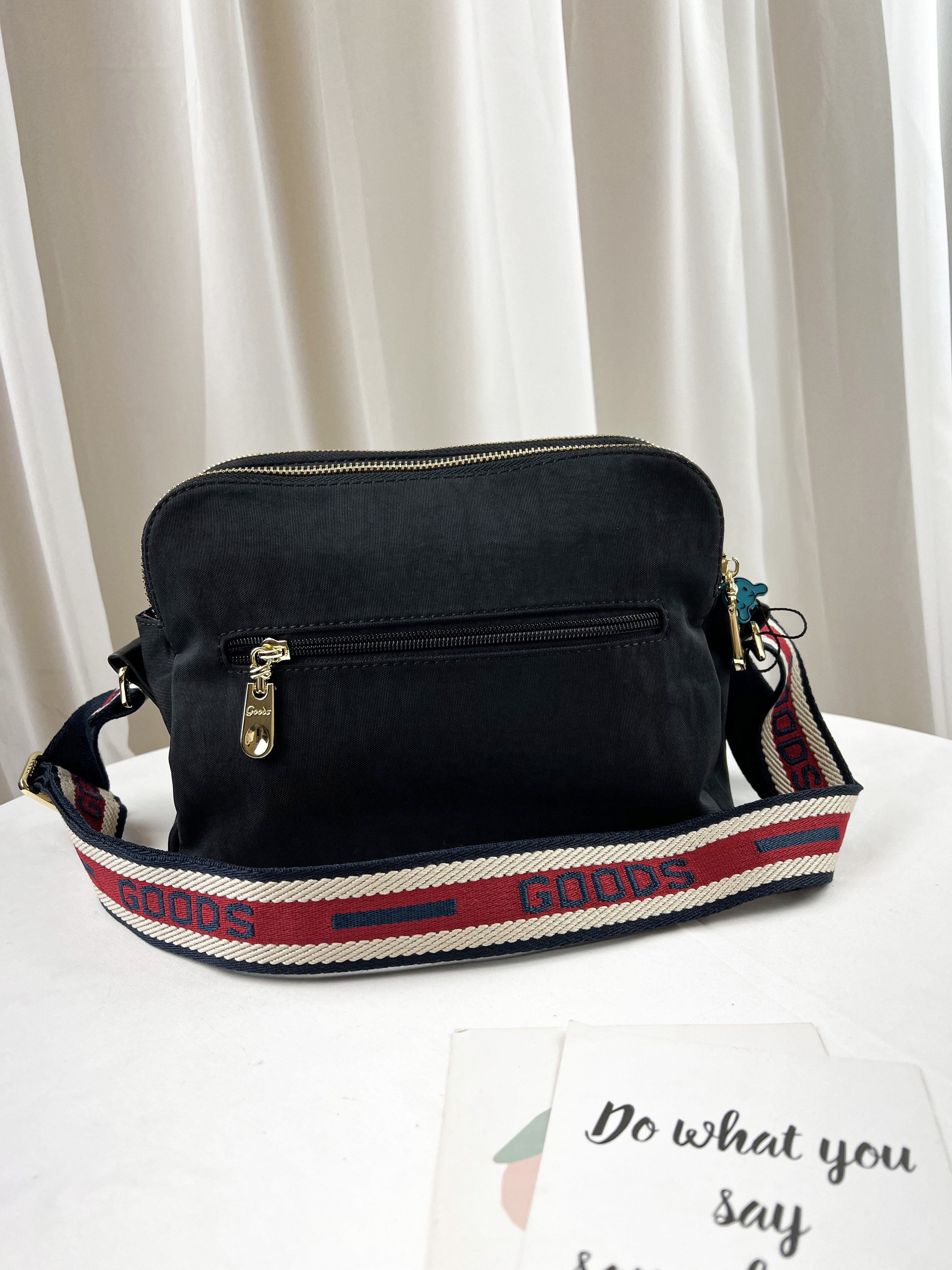 GOODS 織帶黑 防潑水側背包 附吊飾 #2789