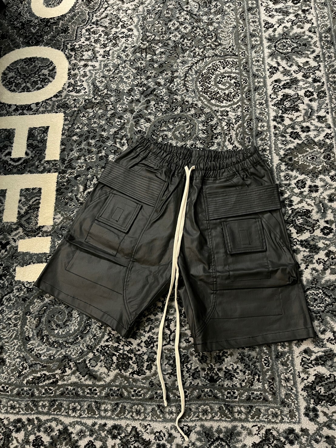 韓國製 RDC STUDIOS 新款 高街VIBE 暗黑上蠟短褲 大口袋 修身 RO風格