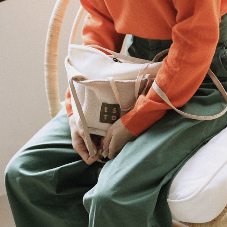 <韓國代購> ESTD CRADLE BAG