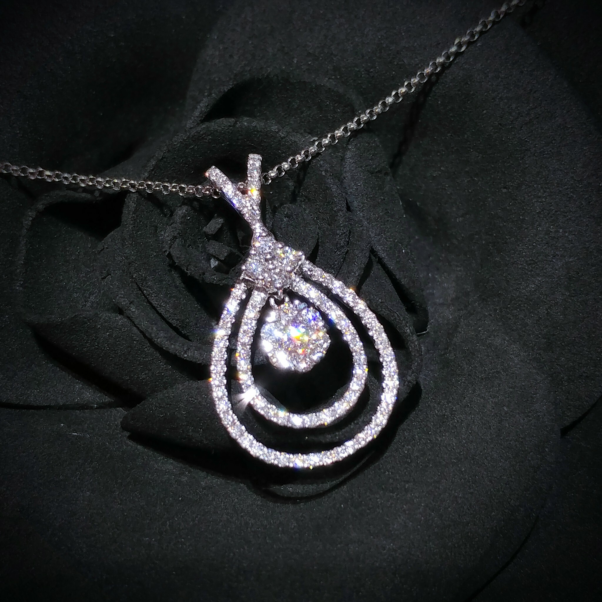 18K White Gold 0.816ct Diamond Pendant