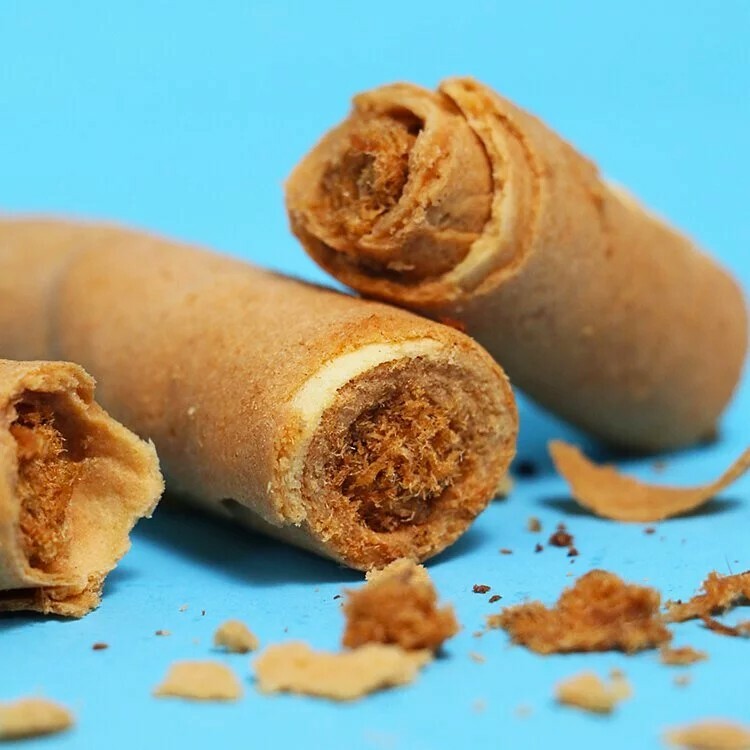 海邊走走-肉鬆愛餡蛋捲 (8包入/盒)＋HiNUTS海拿滋 大蒜滋腰果隨身包