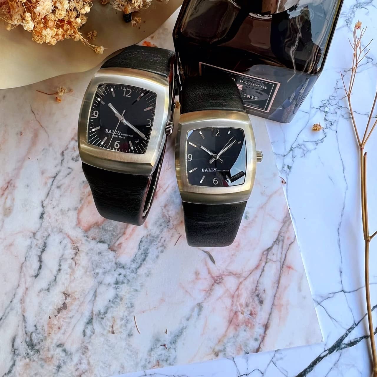 【BALLY】經典精品品牌 防刮鏡面 一體成型的手環式機械對錶 F100LB 36mm / F120LB 30mm 現代鐘錶