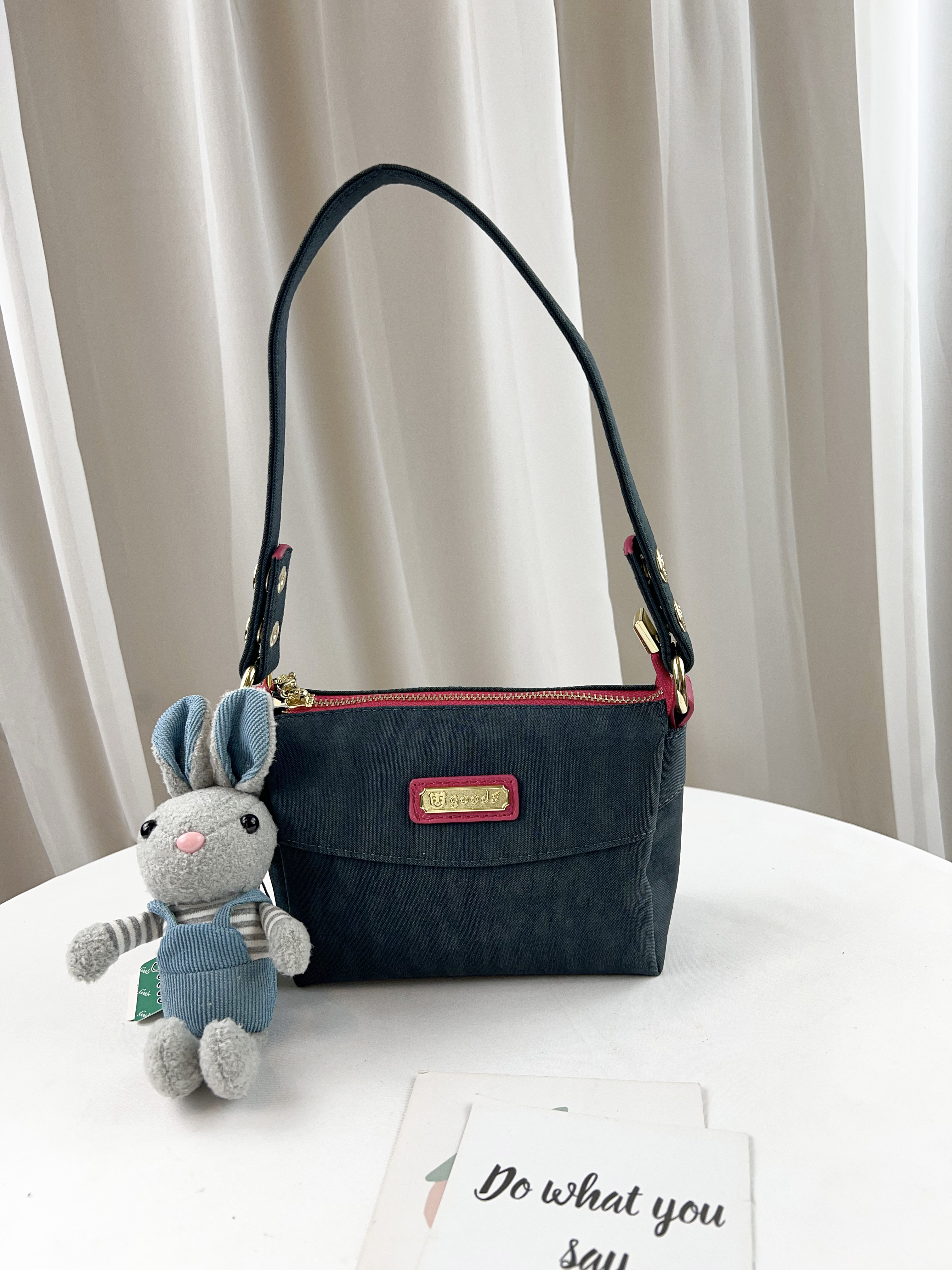 GOODS 織帶綠桃 防潑水側背包  #2026