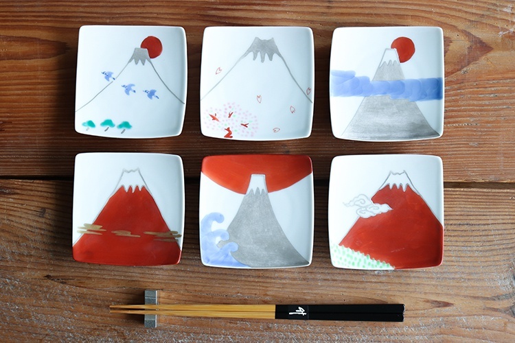 福珠窯-色繪銀彩/雲海赤富士9cm角小皿