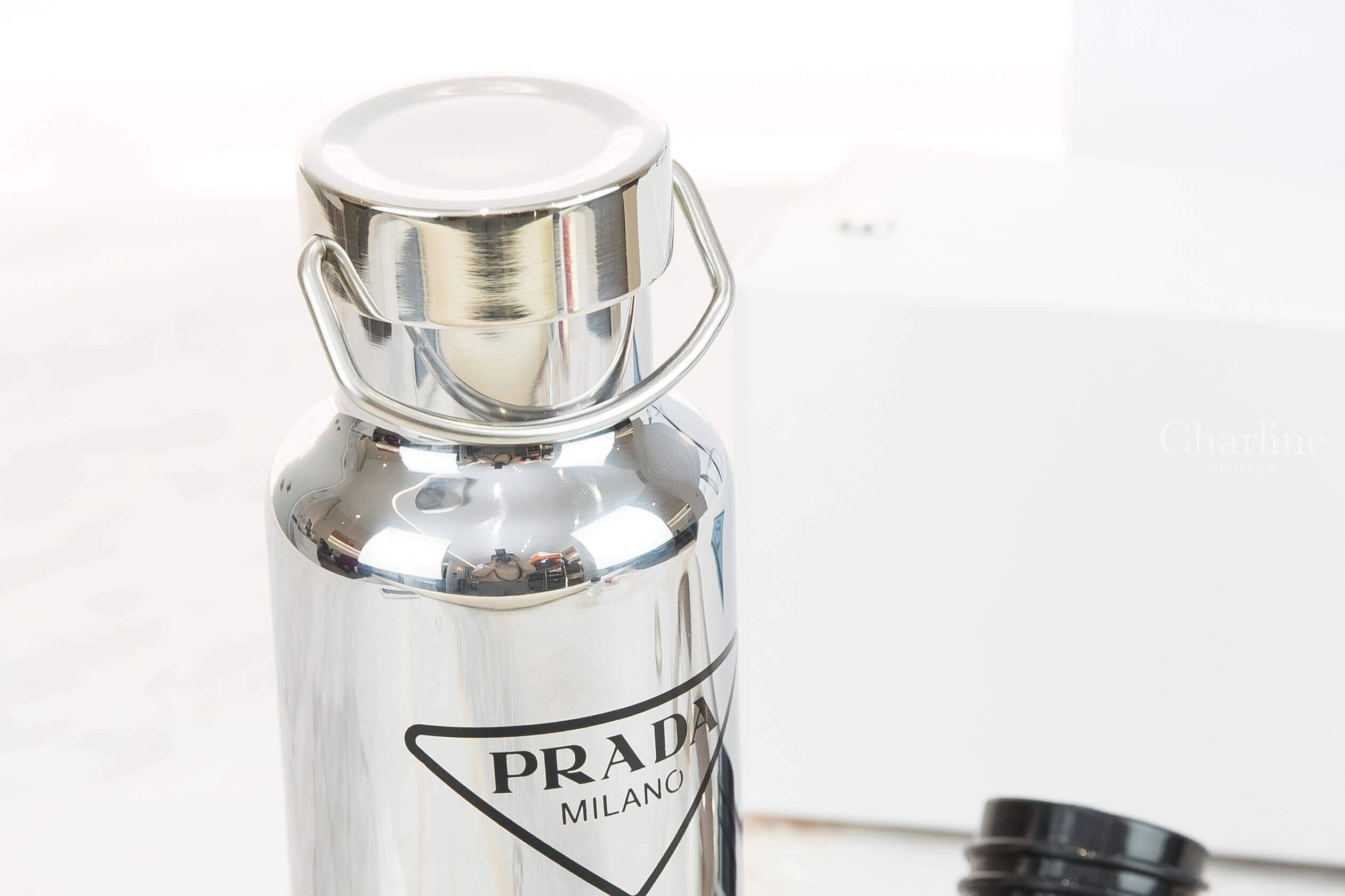Prada Bottle 銀色三角黑字不鏽鋼水壺-Charline Boutique精品代購