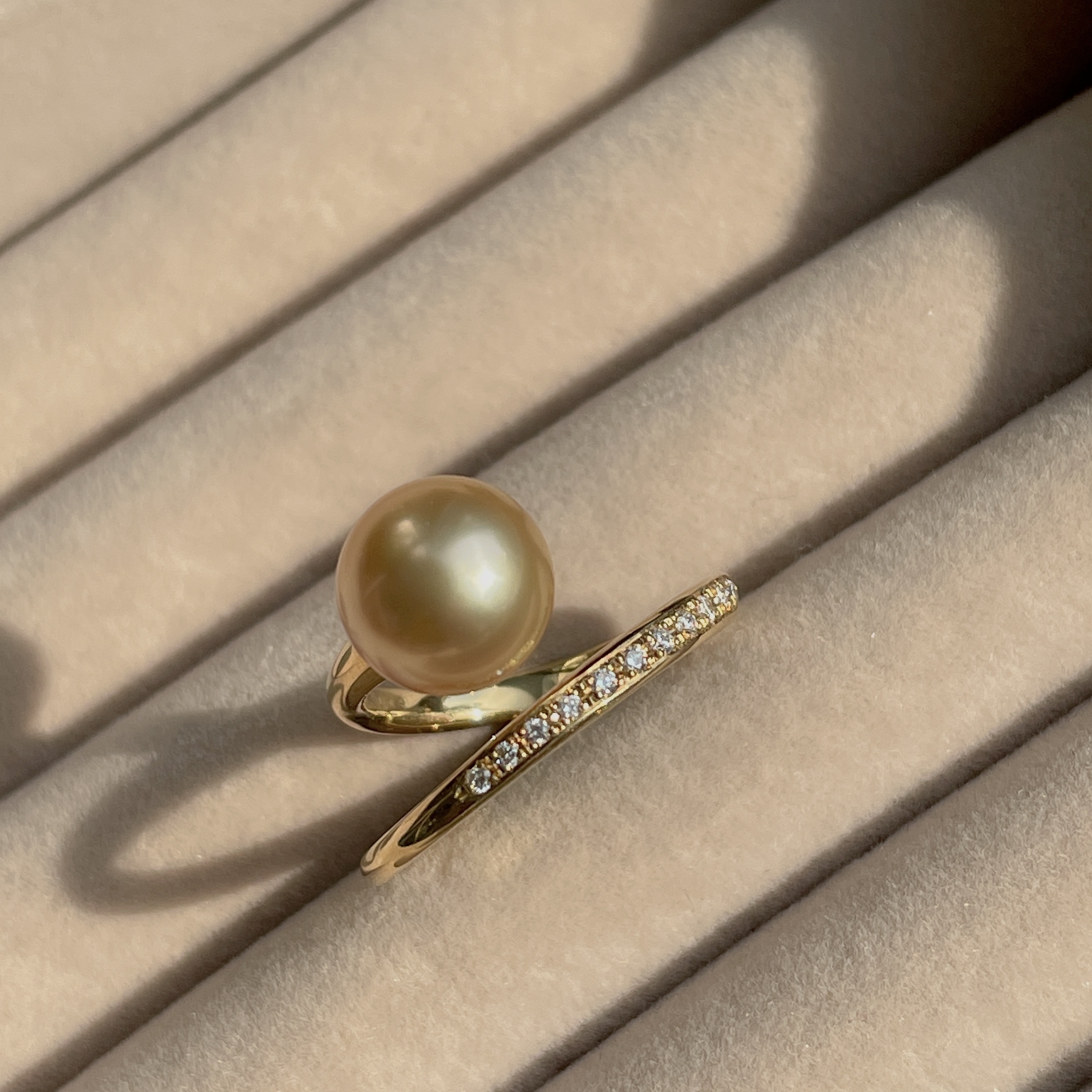 18K黃金南洋金珠鑽石戒指