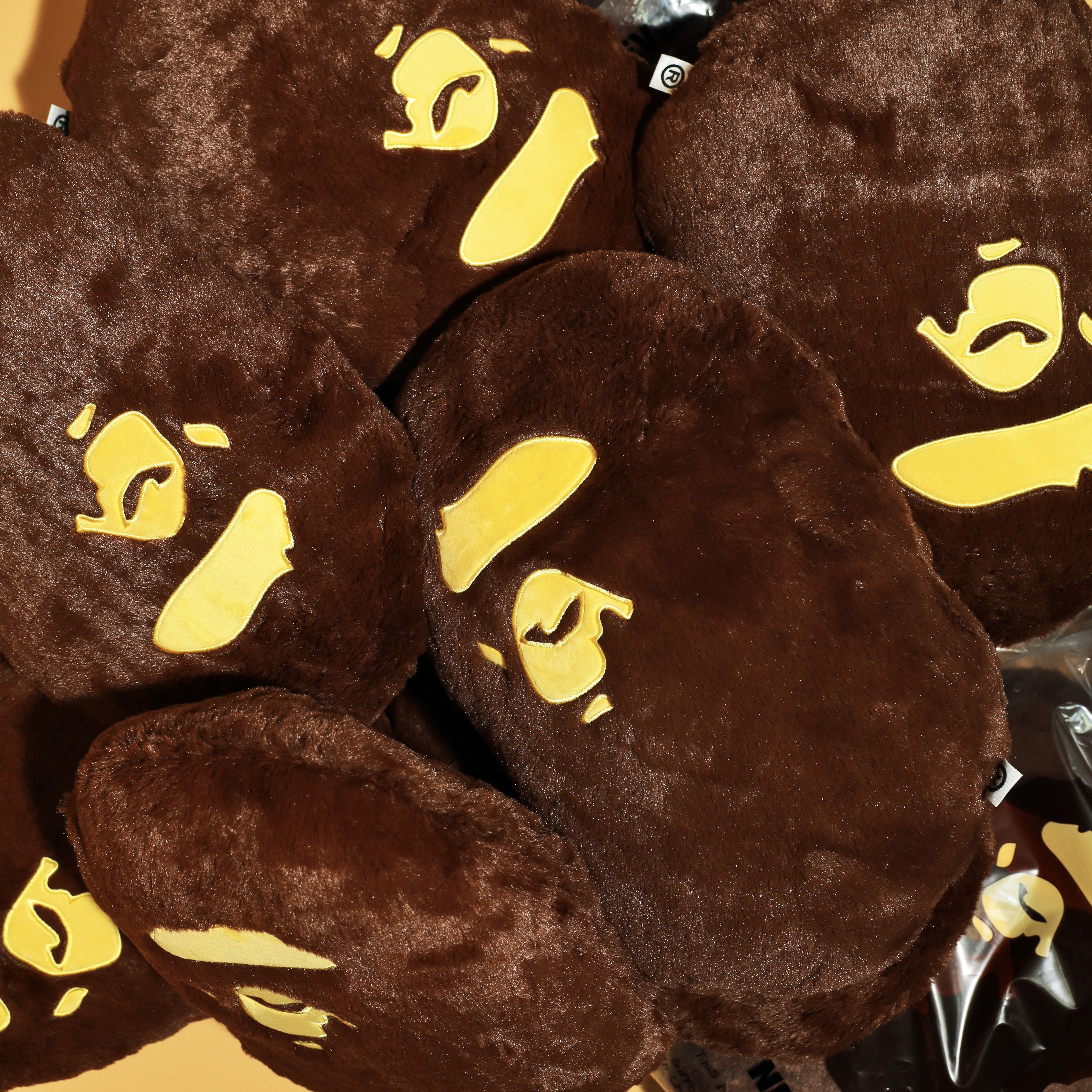 -(C034)-A BATHING APE BAPE 猿人抱枕 法蘭絨-1G80182047