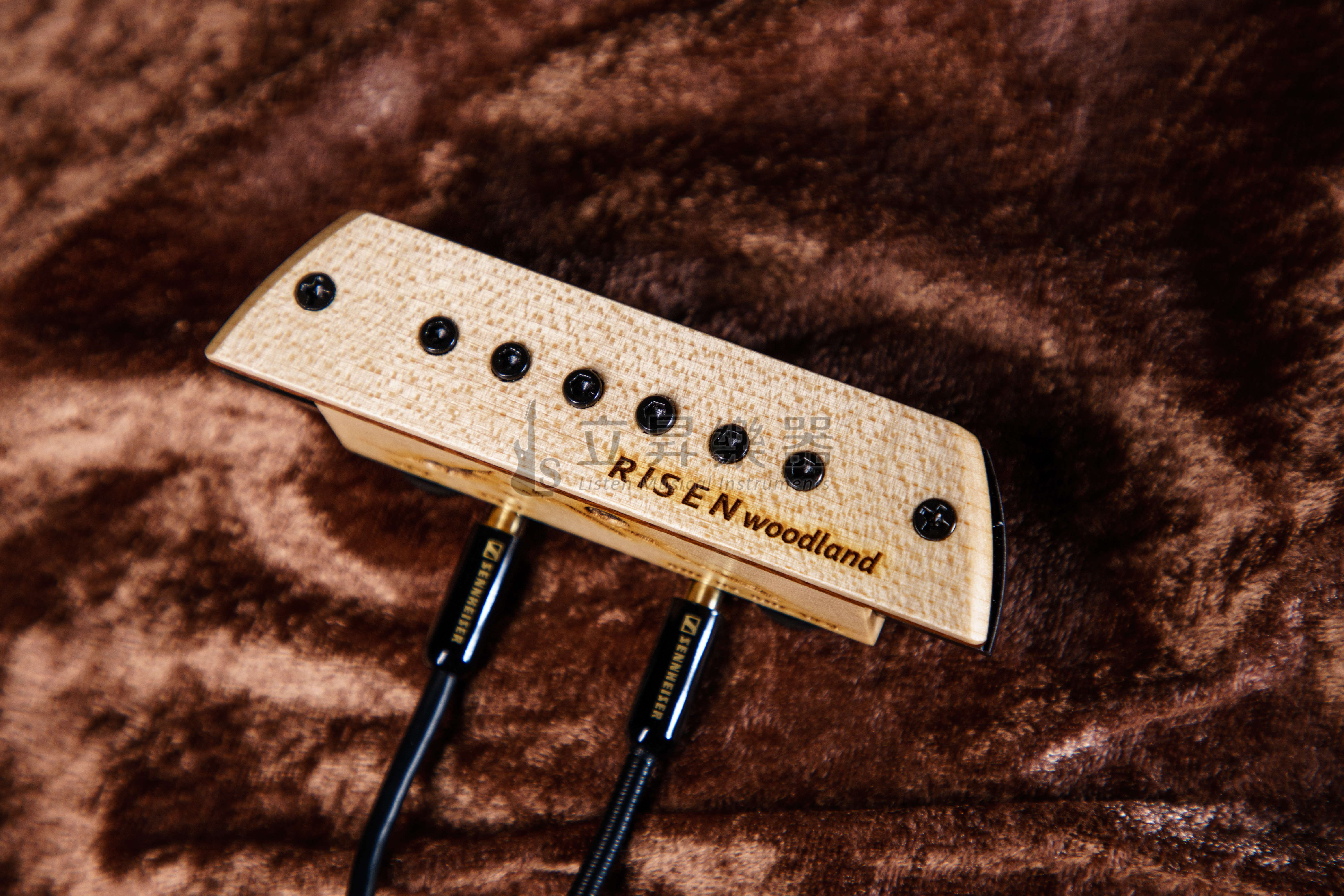 Risen Woodland R2 響孔式拾音器 音孔式 雙系統 麥克風 純木外殼 木質 第 6 張圖片｜三峽吉他 / Bass