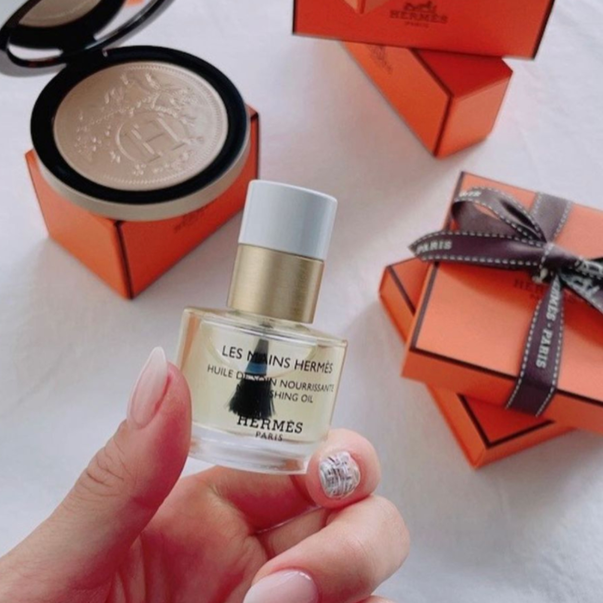 hermes,唇膏,口紅,精品,愛馬仕,彩妝,潤唇膏,指甲油,指緣油,護手霜