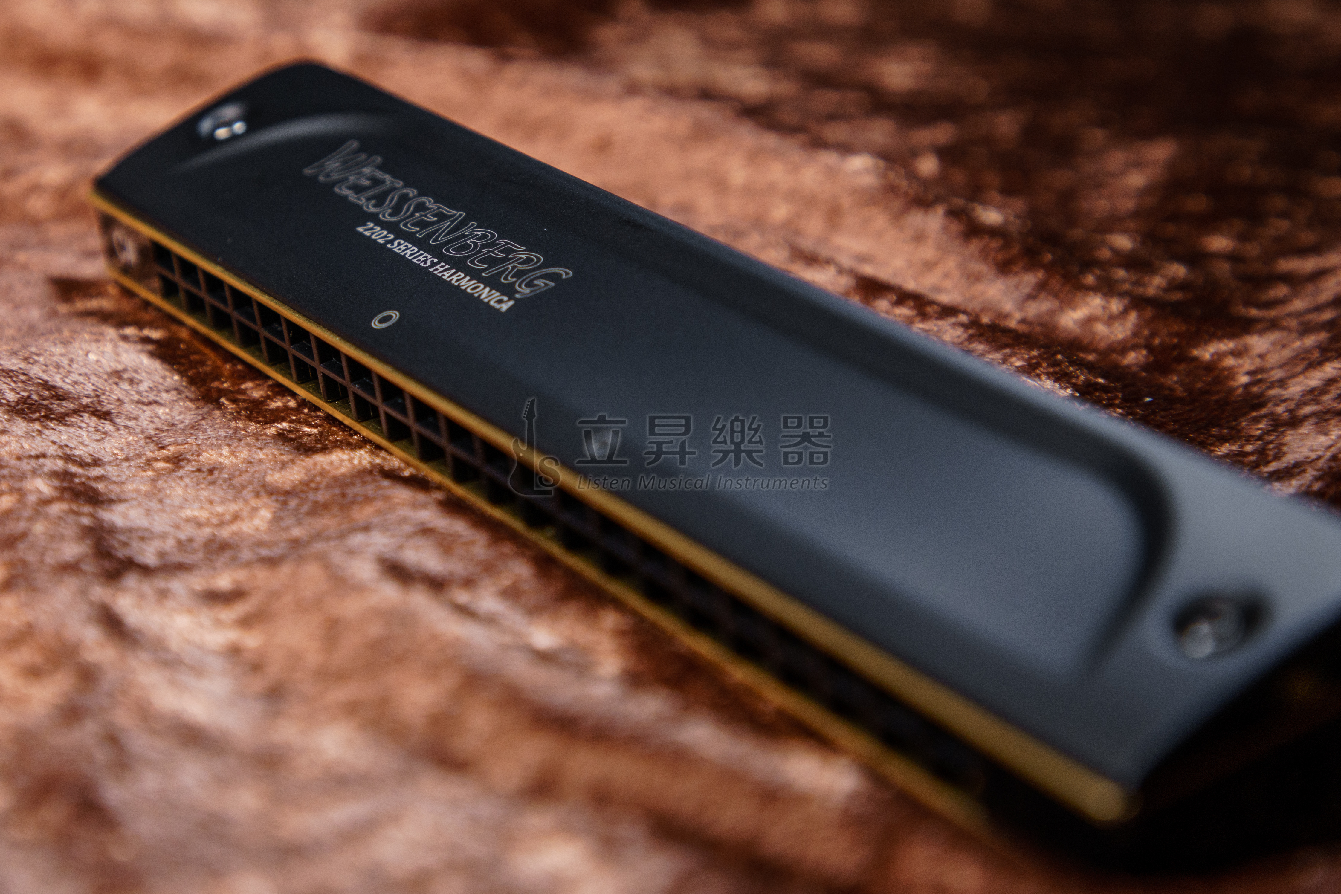 口琴 WEISSENBERG 韋笙堡 2202 複音22孔 #C調 ABS塑製琴身 口琴 WEISSENBERG 韋笙堡 2202 複音22孔 #C調 ABS塑製琴身 / 霧黑蓋板 / 高級簧片 台灣製 第 3 張圖片｜三峽銅管 / 管樂