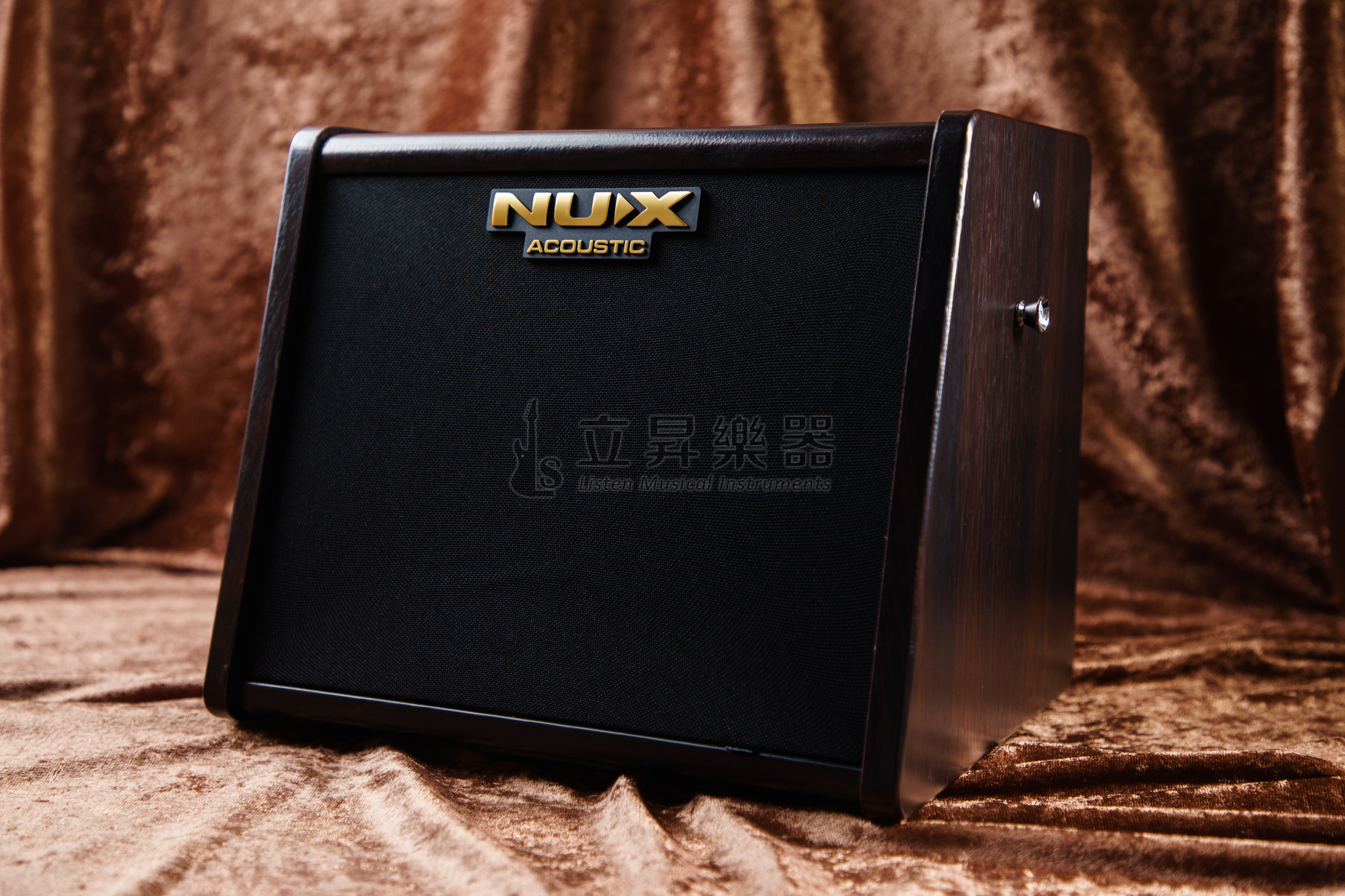 NUX AC-25 木吉他音箱 雙軌輸入 便攜式 電池供電 街頭藝人演出 藍芽app控制