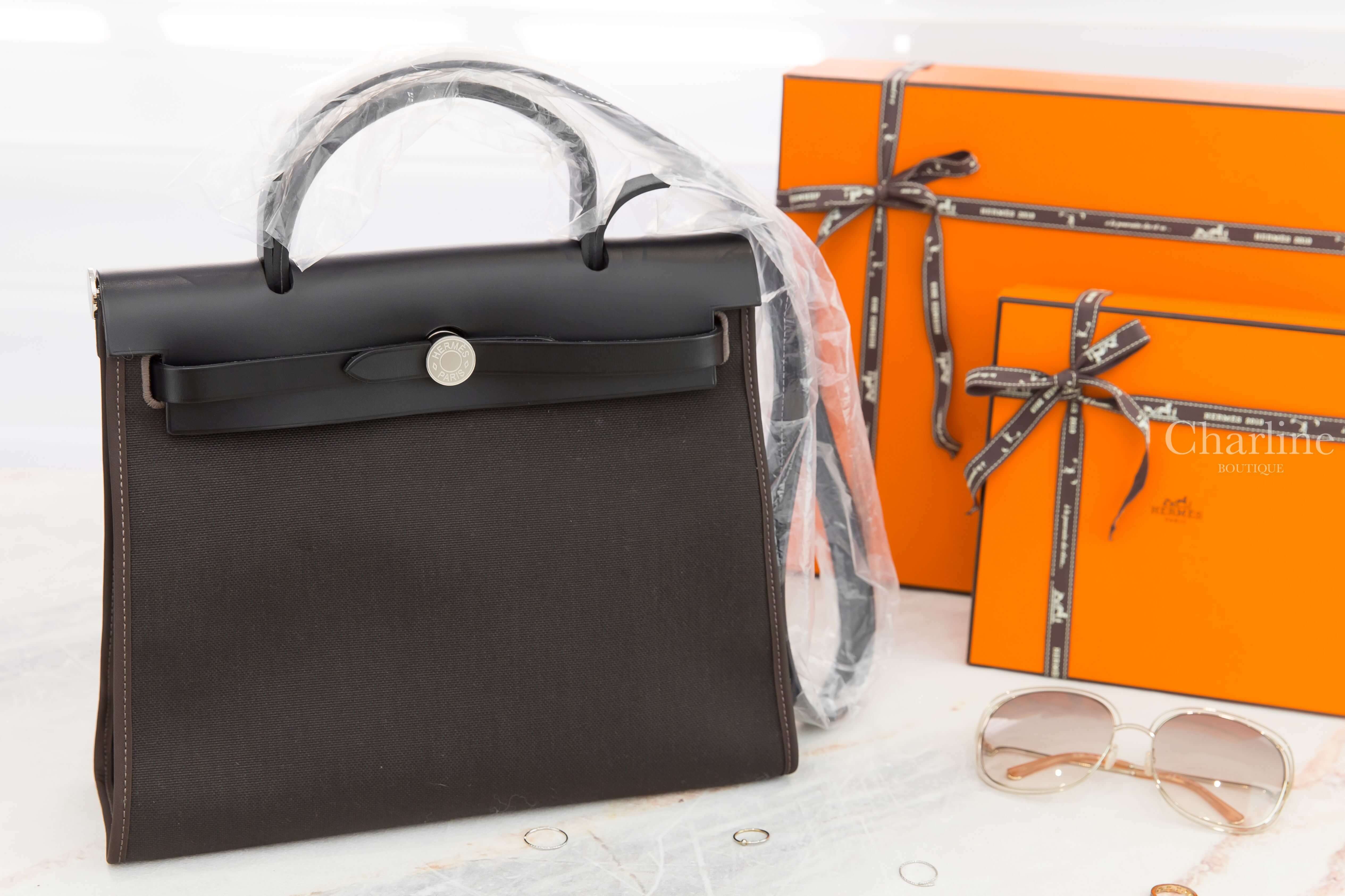 Hermès Herbag Zip 31cm Retourne 46 Ebene Toile Militaire/Vache Hunter Z刻烏木色拼黑色銀釦手提肩背包-Charline Boutique 精品代購