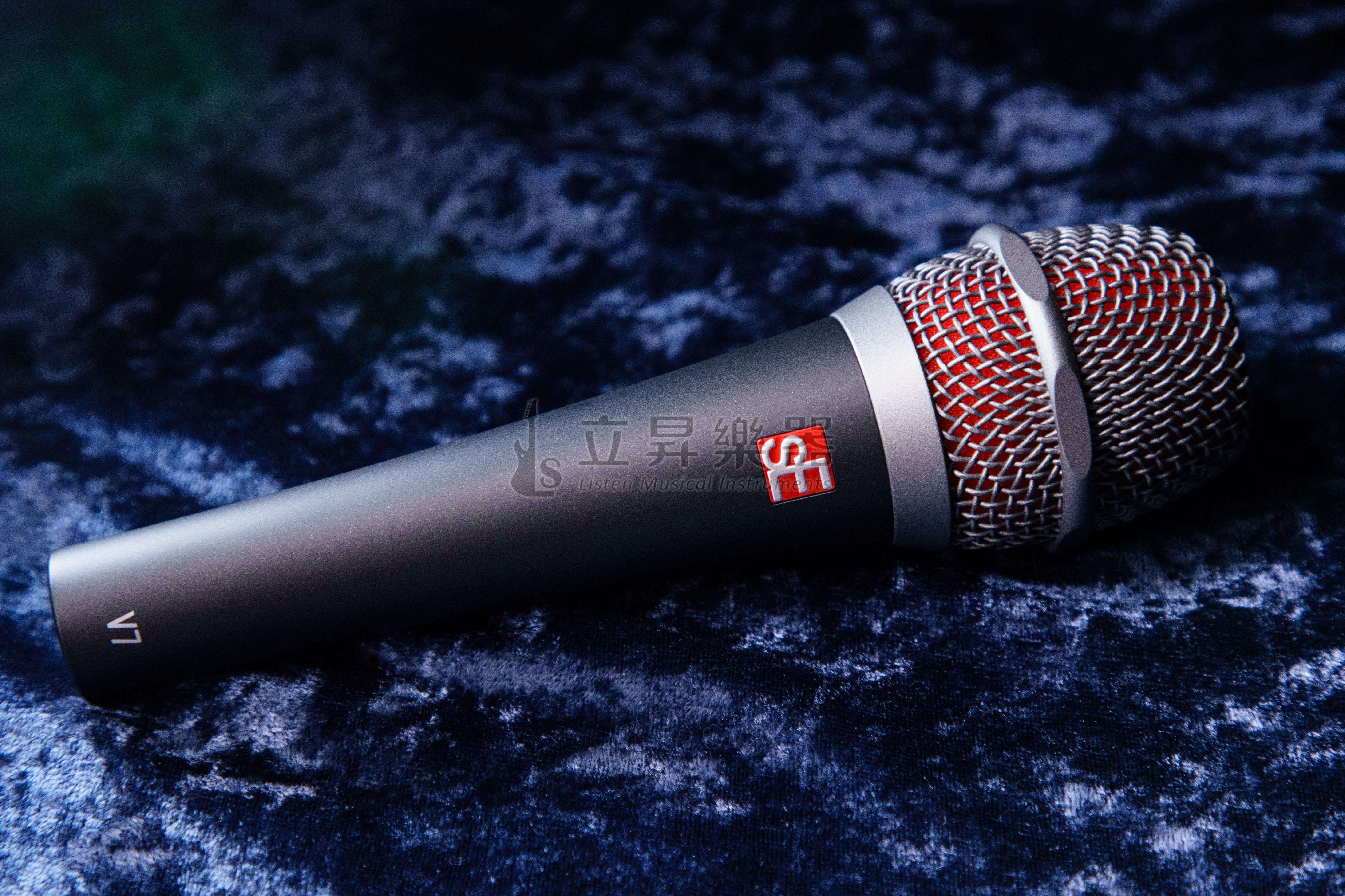 se Electronics V7 人聲專用 動圈式麥克風 ｜ V7 se Electronics V7 人聲專用 動圈式麥克風 ｜ V7 / V7 Black 第 3 張圖片｜三峽麥克風