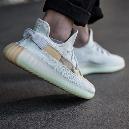 Yeezy 350 deals clay hyperspace