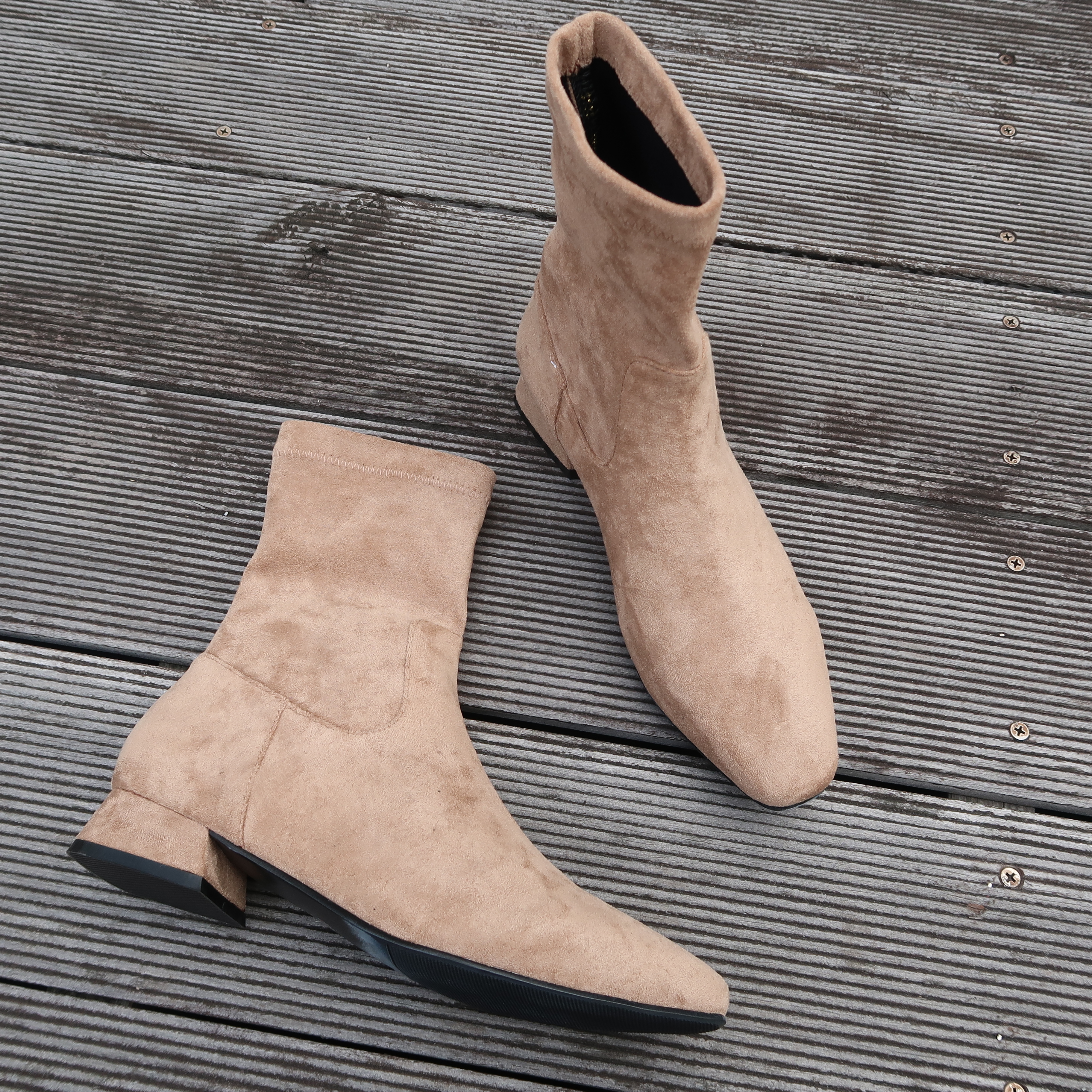 【極簡低調】真皮內裡進口緊實彈力布3公分接近平底襪靴短靴