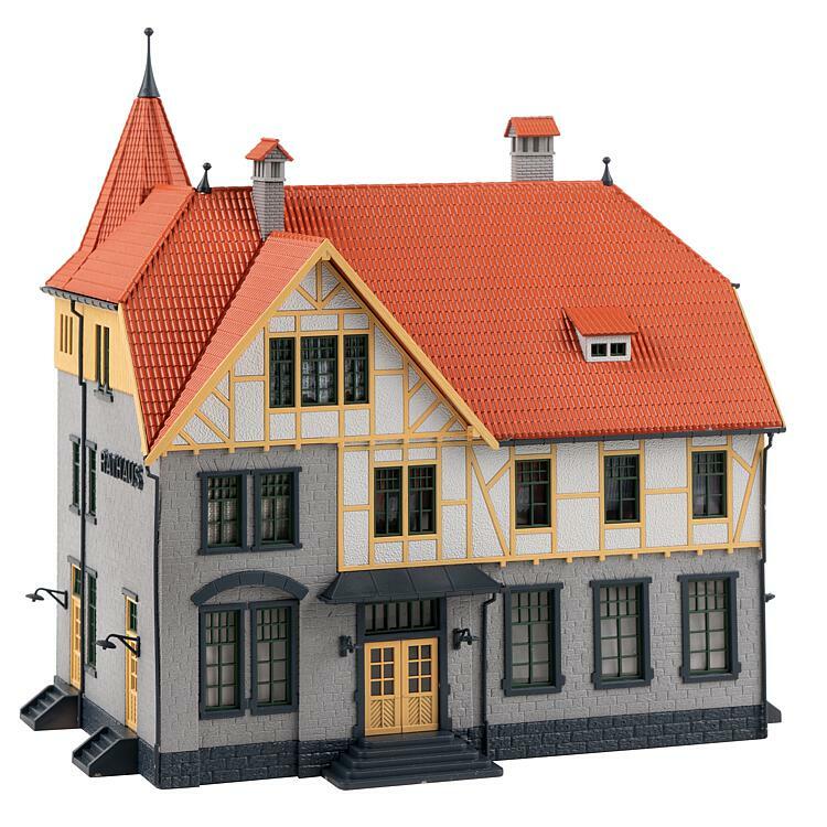 Faller 130649 HO scale, Town hall with fire brigade garage