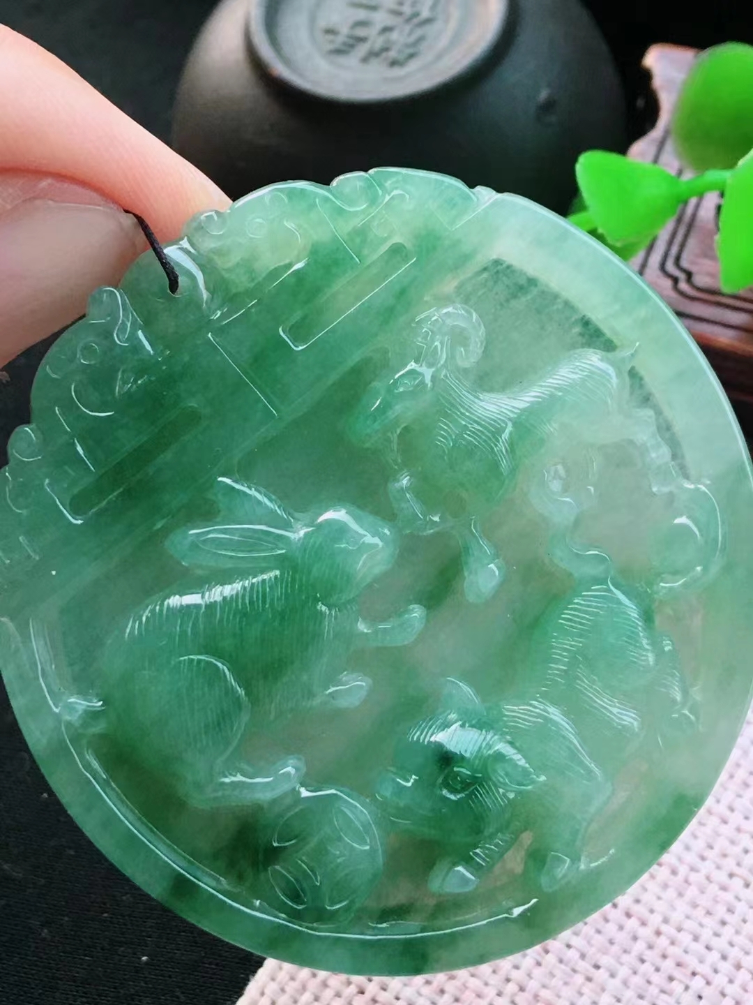 冰飄花生肖兔羊豬牌, 天然翡翠A玉, 緬甸玉, Jade, Jadeite