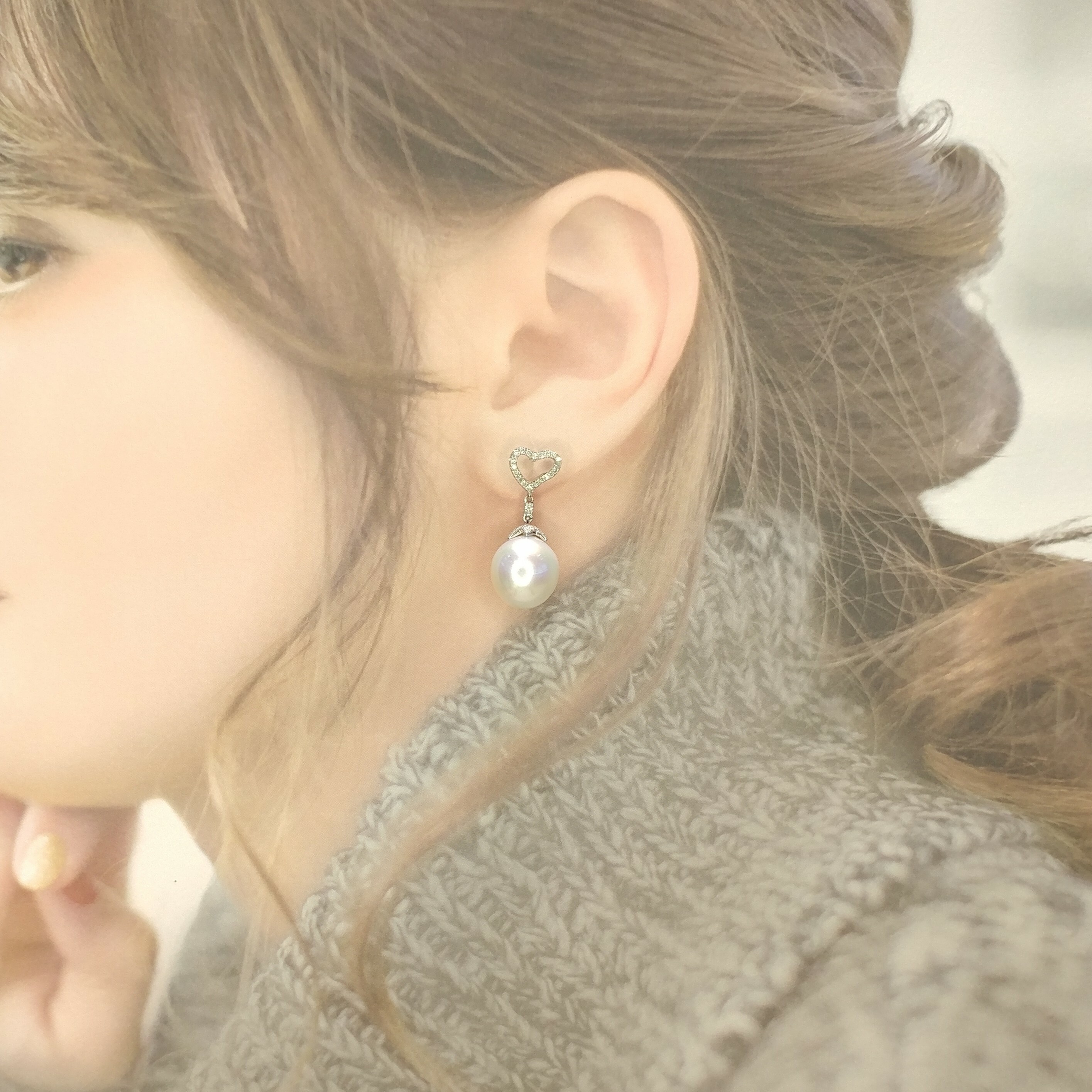 18K White Gold Pearl and Diamond Earrings