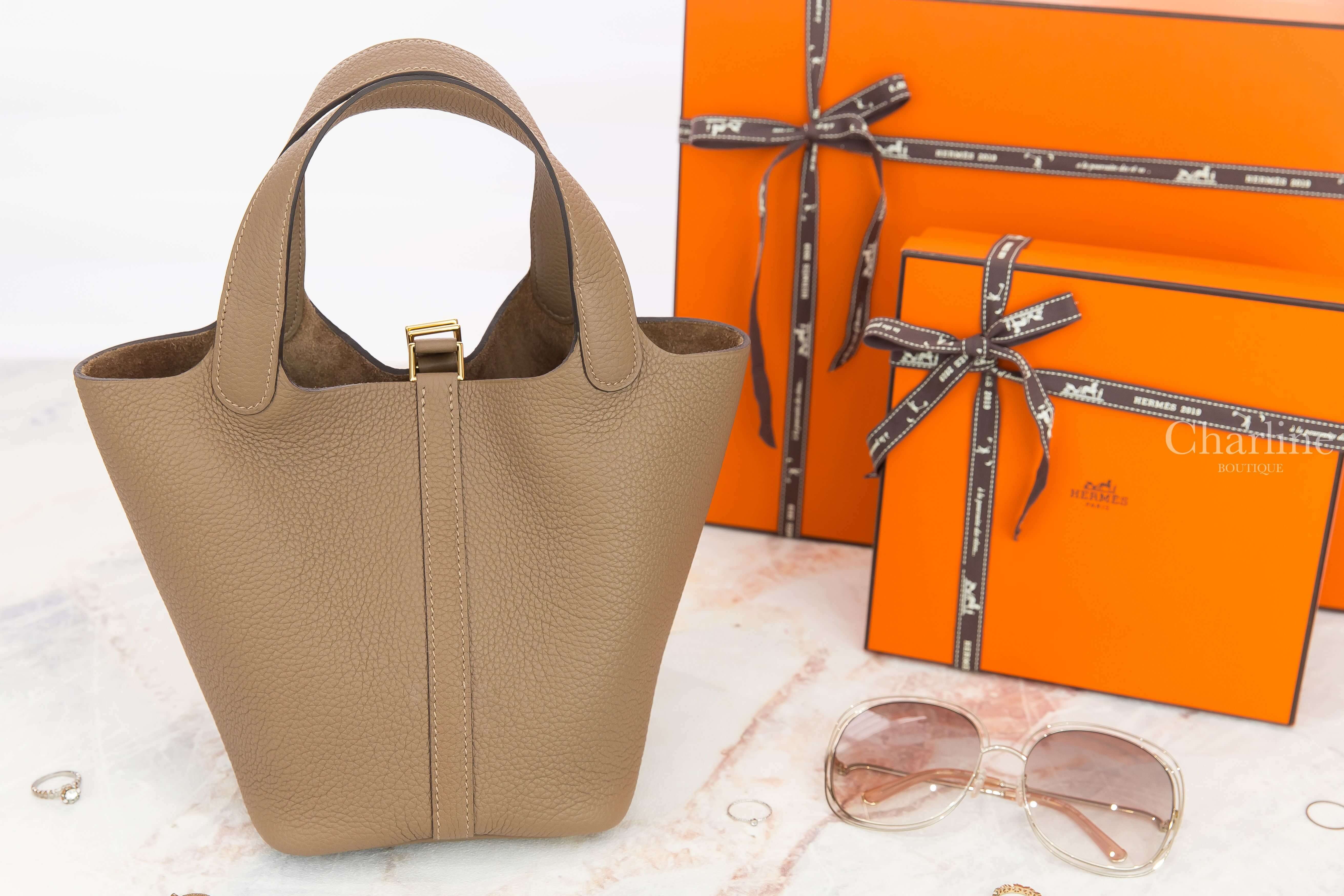 Hermès Picotin Lock 18cm D0 Beige De Weimar Taurillon Maurice Z刻威瑪犬米金釦小型提把水桶包-Charline Boutique 精品代購