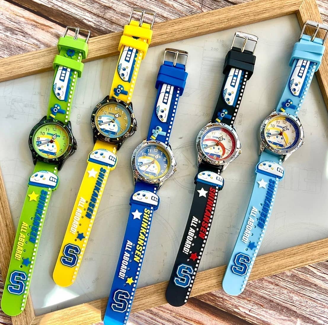 【HELLO KITTY】五色任選 夜光指針新幹線小火車錶 34mm 現代鐘錶