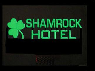 Micro Structures 6182 Shamrock Hotel Med 飯店霓虹招牌