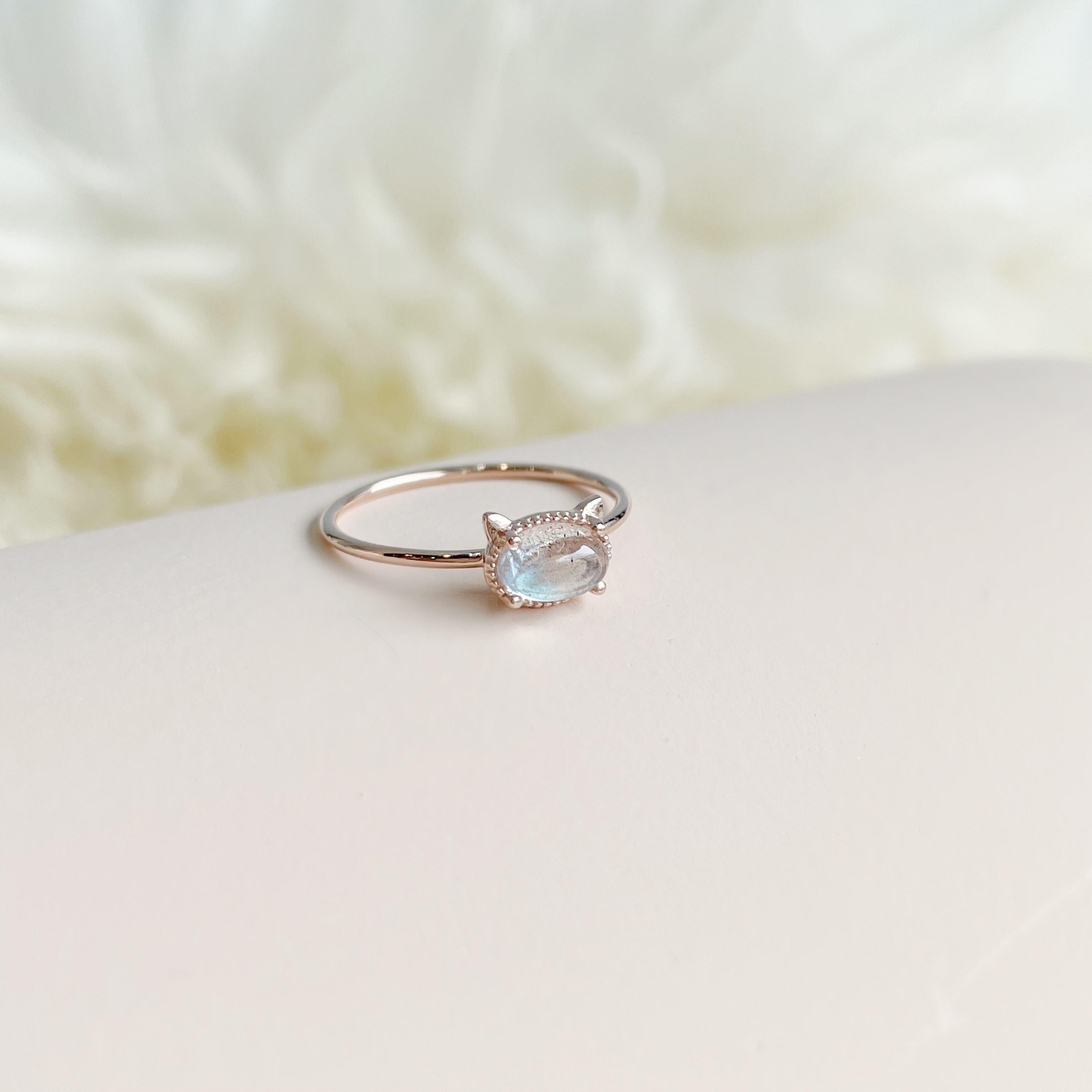 Snowy cat拉長石戒指