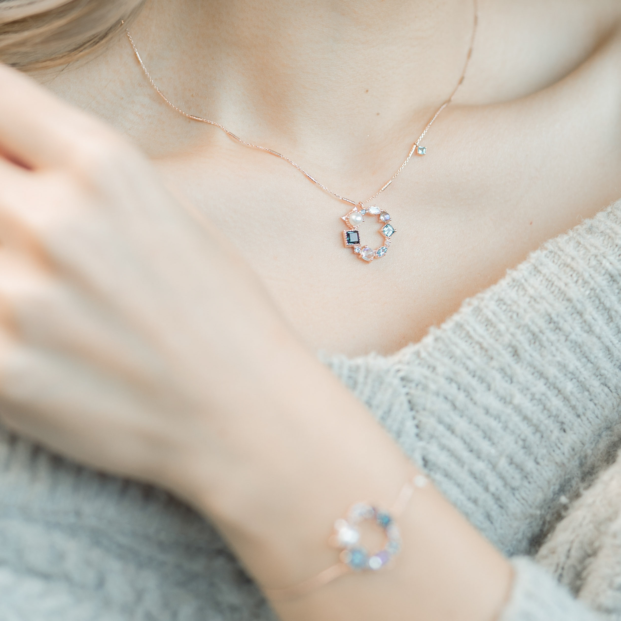 Snowy花圈藍色系寶石長項鍊