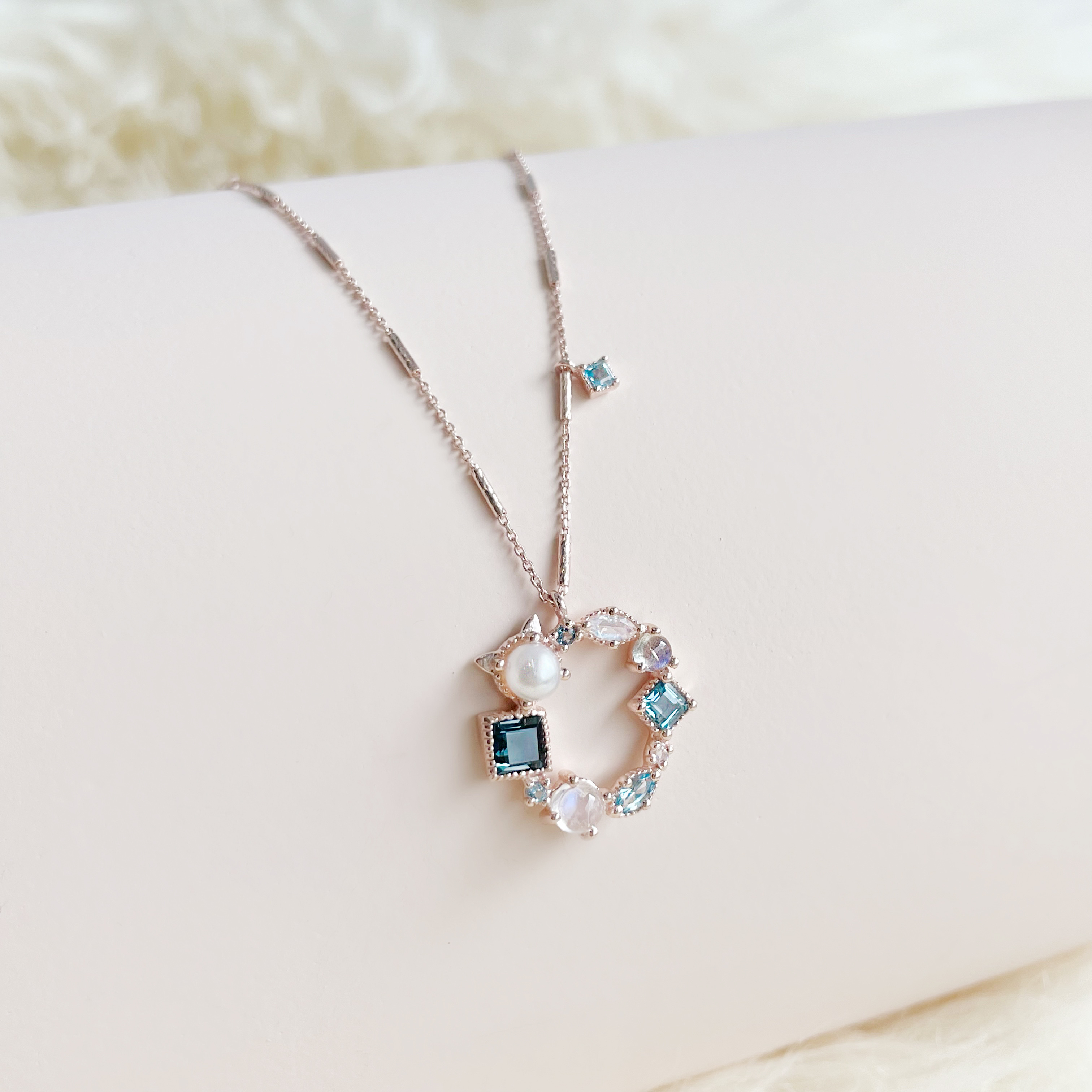 Snowy花圈藍色系寶石長項鍊