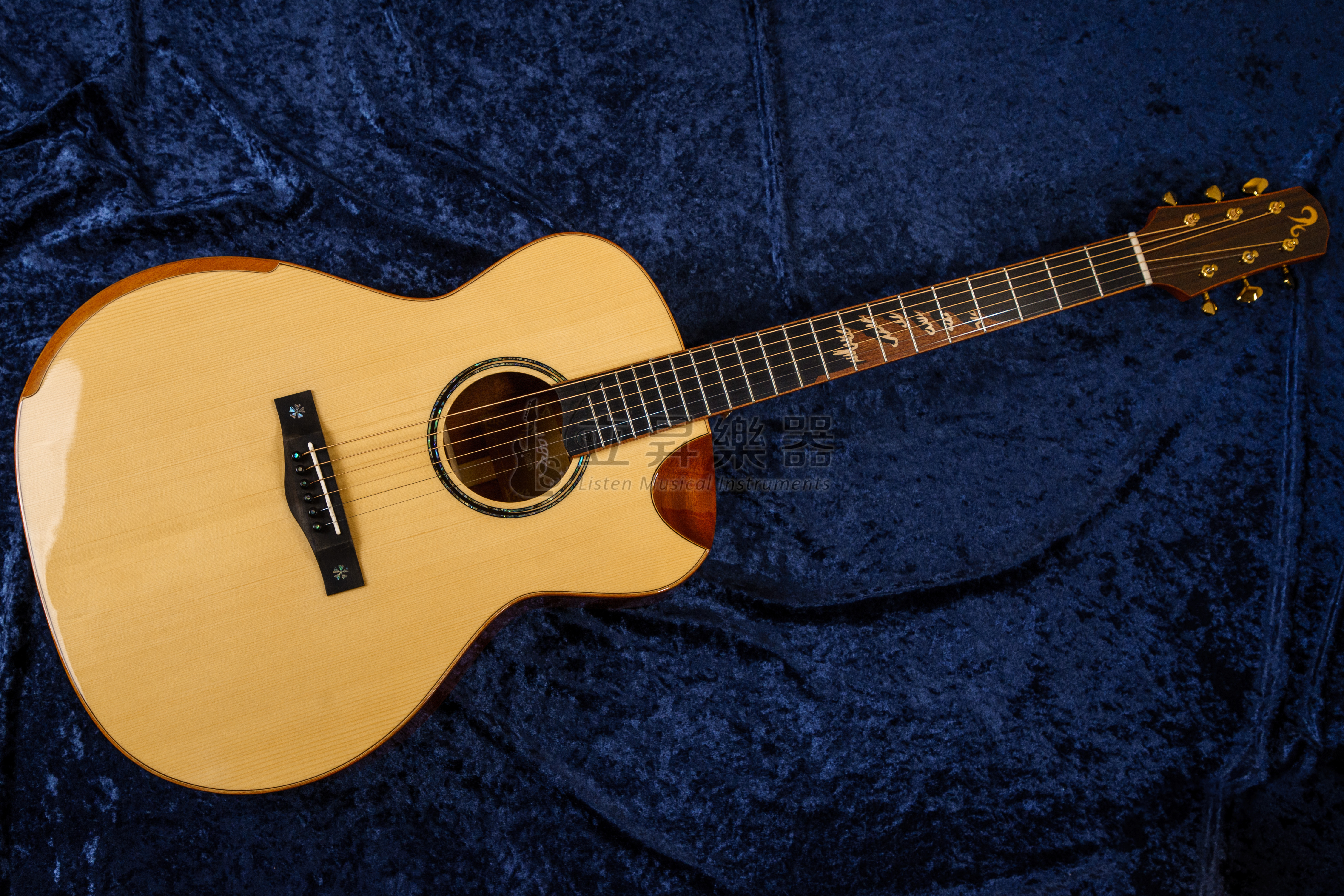 Magic 1AM 3A級德國雲杉面單板 側背板3A級非洲桃花心單板 全單板吉他 手工吉他