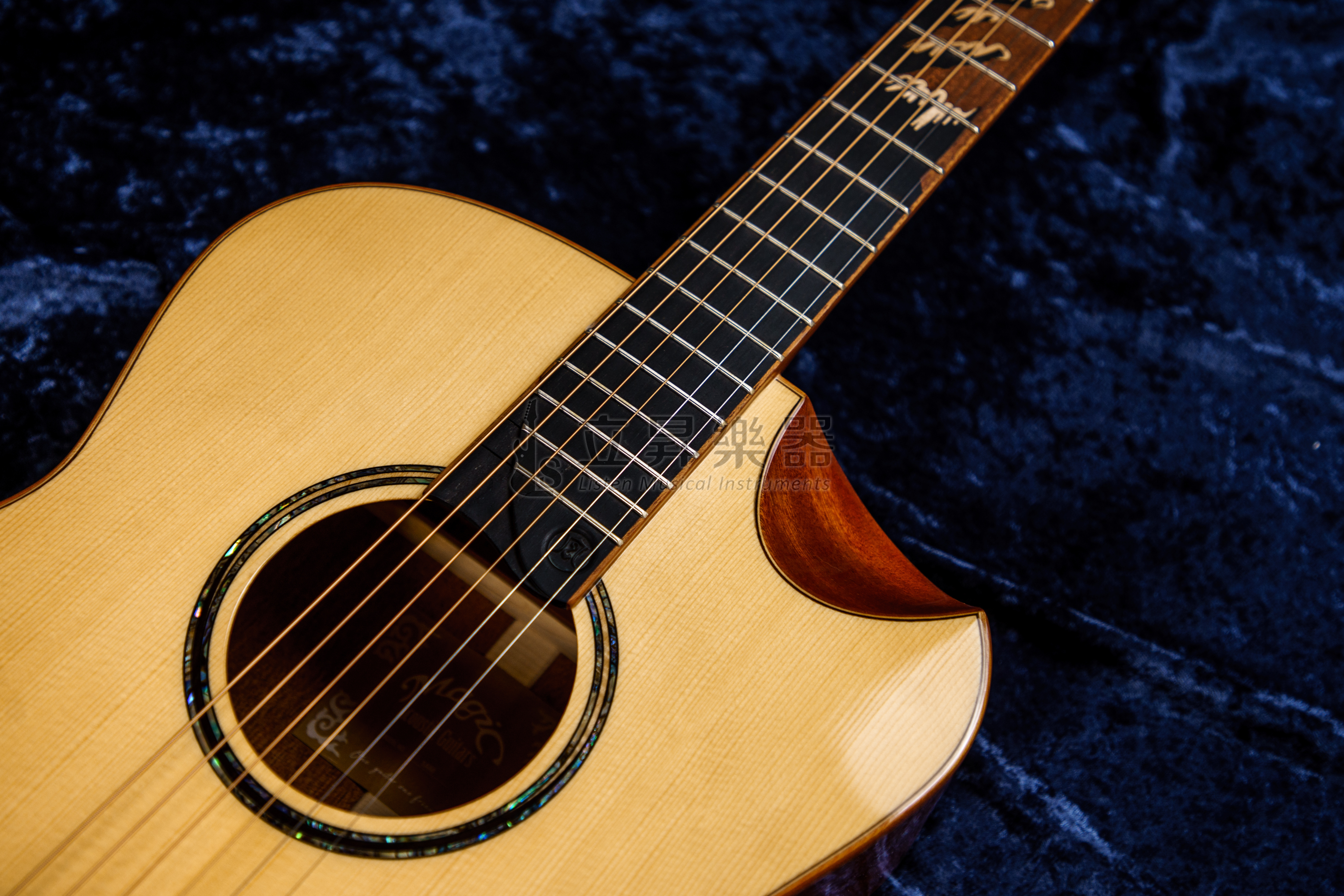 Magic 1AM 3A級德國雲杉面單板 側背板3A級非洲桃花心單板 全單板吉他 手工吉他