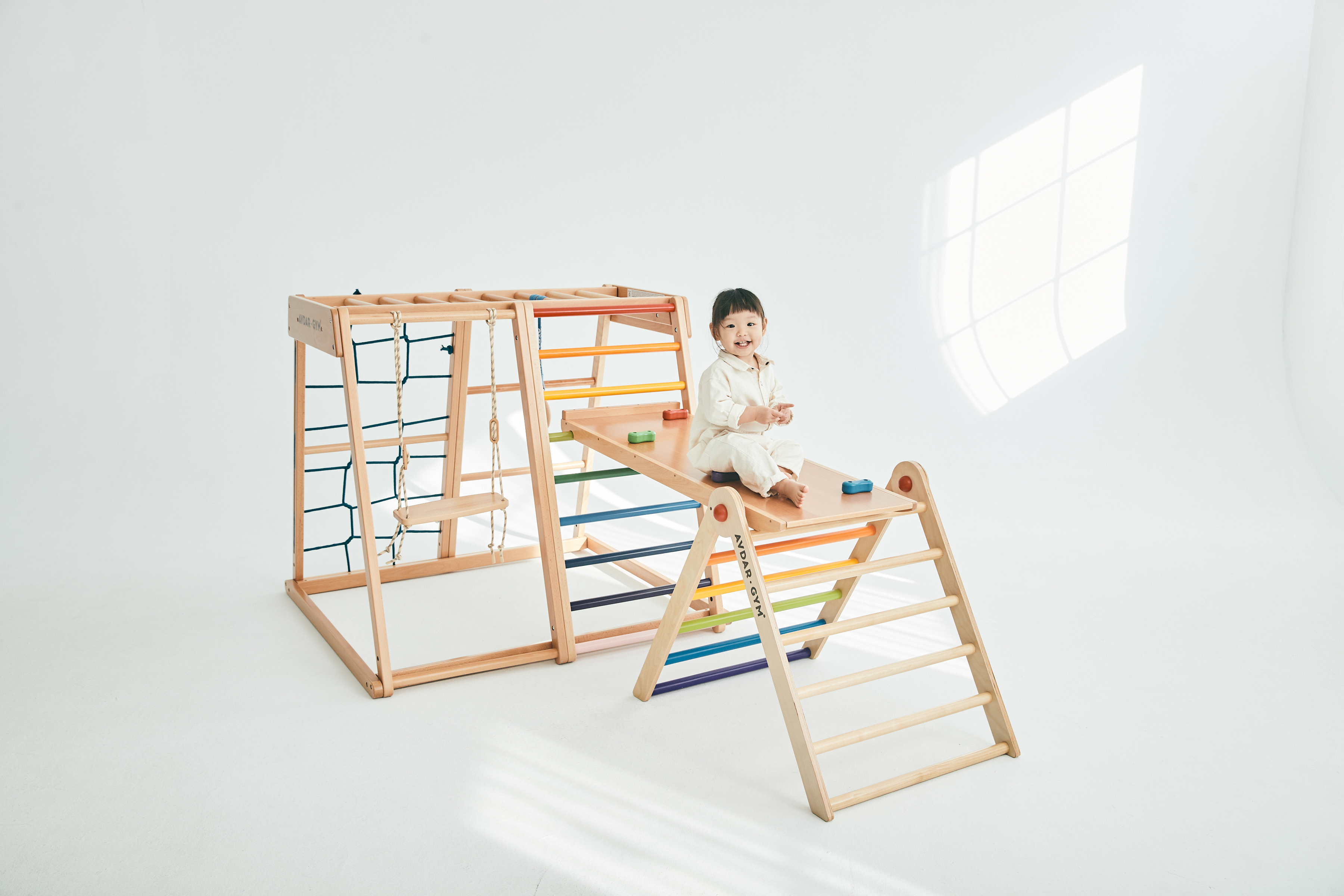 AVDAR Gym櫸木彩虹款兒童攀爬架-雙面滑梯的攀岩面滿足寶寶攀爬需求促進本體覺發展