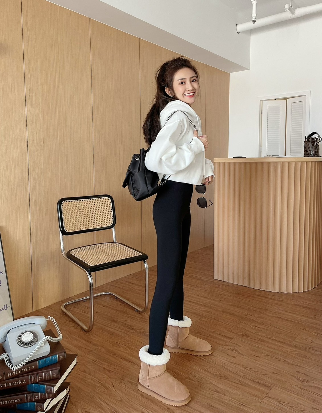 🔥12.22直播新品］💥超級強💥穿過絕對會包色］🇰🇷正韓高腰包腹超彈保暖內薄磨毛logo內搭褲（可外穿，百搭黑/兩色）