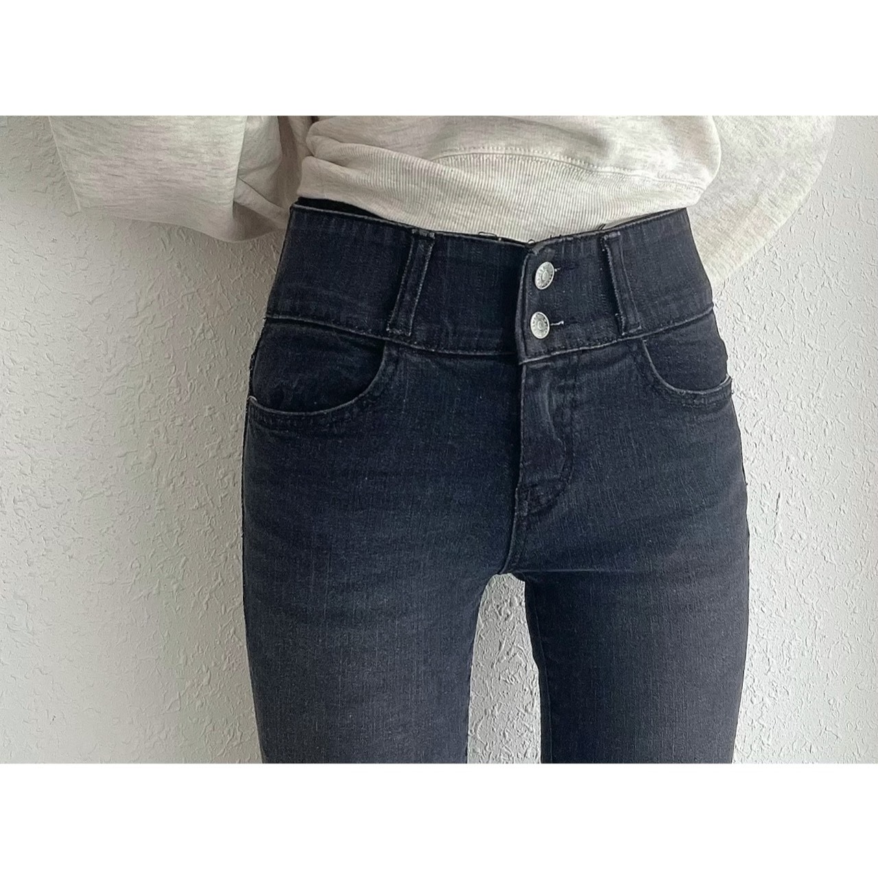 🔥12.22直播新品］💥史上最強最瘦］🇰🇷正韓中腰內鬆緊腰瘦到不能再瘦的合身牛仔褲（S-2XL刷色黑灰/兩色）