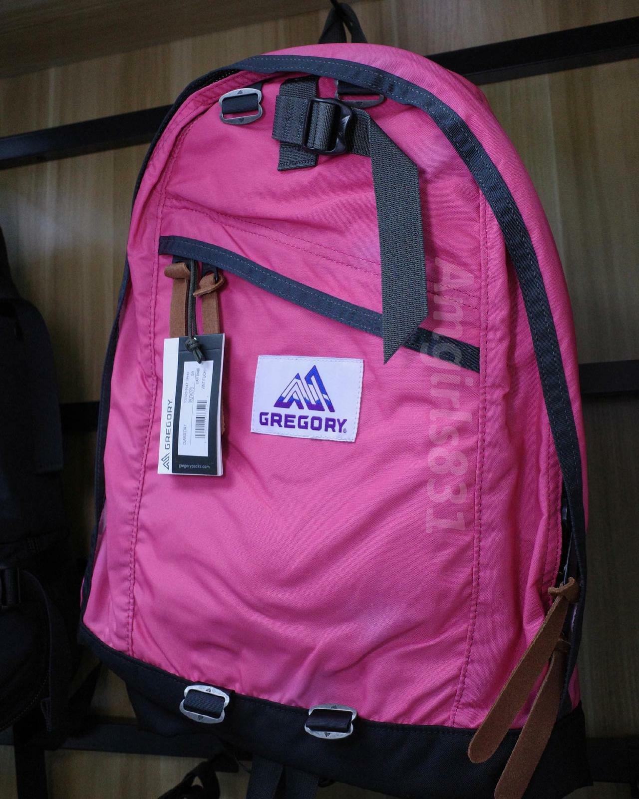 GREGORY × BEAMS BOY Day Pack Vintage Fuchsia