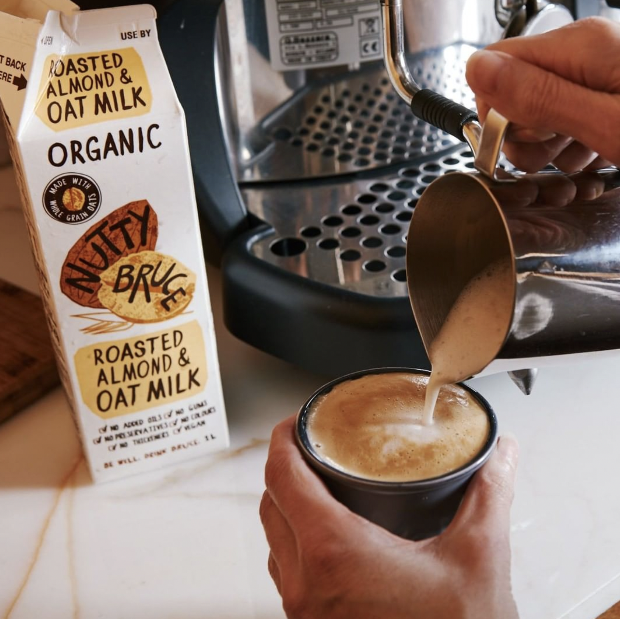 Nutty Bruce 無加糖有機杏仁燕麥奶 (1L) (22802)