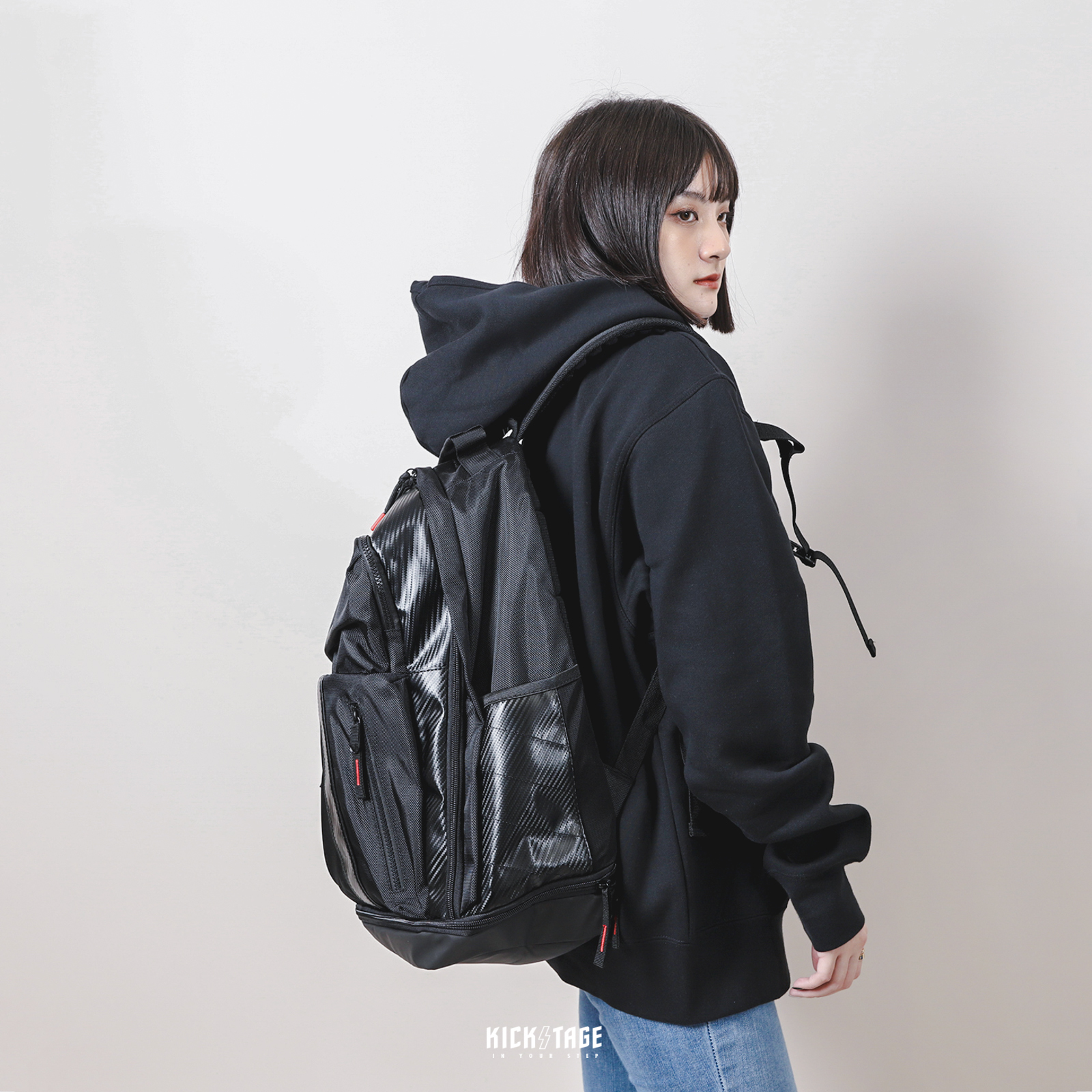 NIKE JORDAN FERRARI BAG 黑色 法拉利 亮皮 後背包【9A0618-023】腰包【9A0619-023】側背小包【9A0620-023】